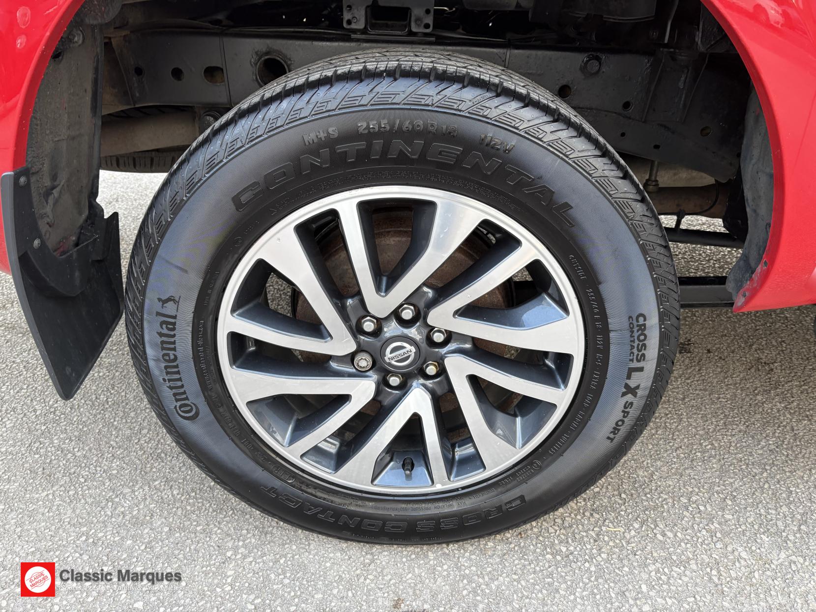 Nissan Navara 2.3 dCi Tekna Pickup Double Cab 4dr Diesel Auto 4WD Euro 6 (190 ps)