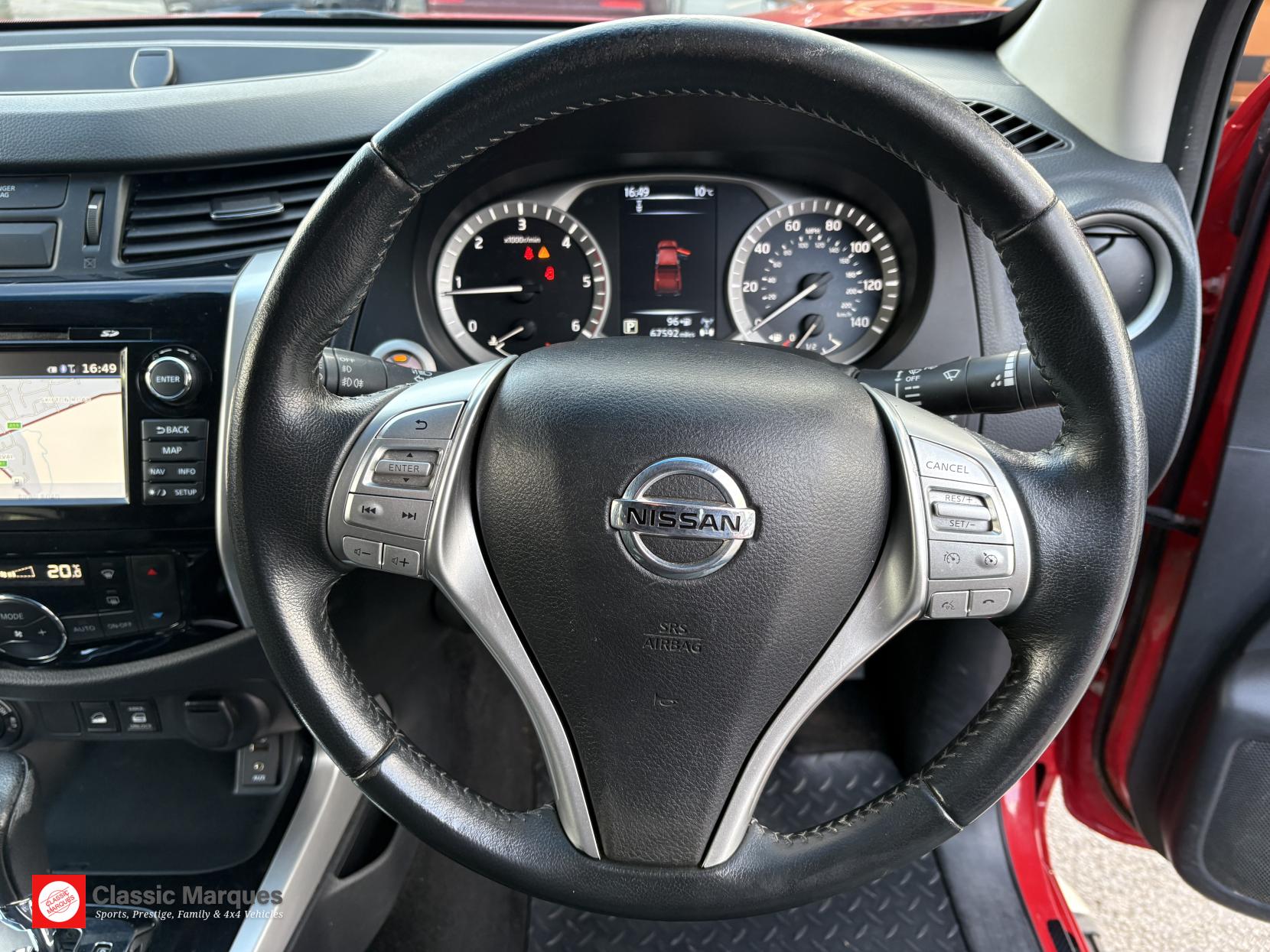 Nissan Navara 2.3 dCi Tekna Pickup Double Cab 4dr Diesel Auto 4WD Euro 6 (190 ps)