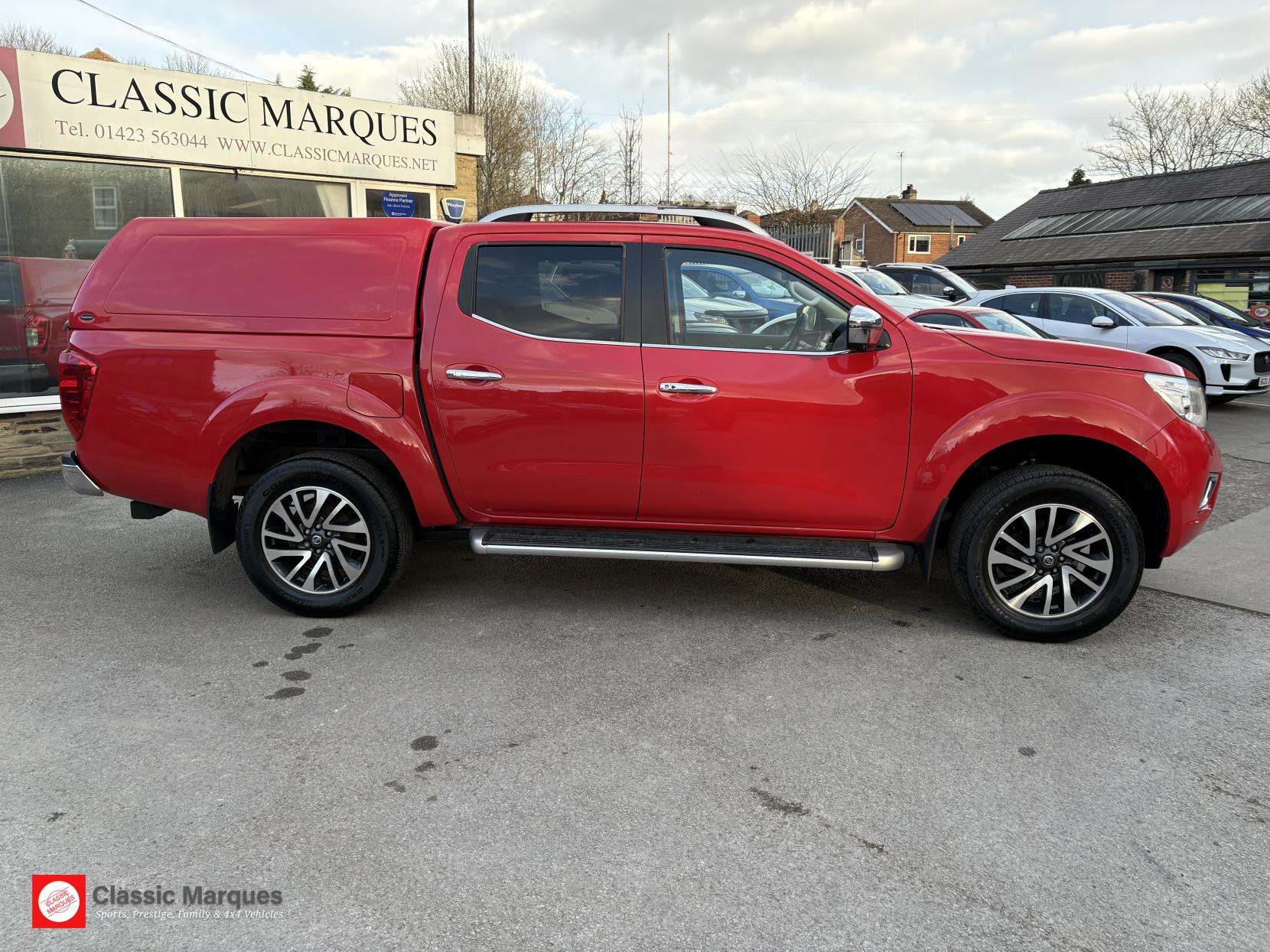 Nissan Navara 2.3 dCi Tekna Pickup Double Cab 4dr Diesel Auto 4WD Euro 6 (190 ps)