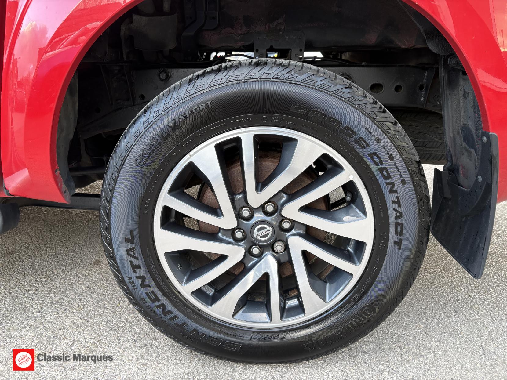 Nissan Navara 2.3 dCi Tekna Pickup Double Cab 4dr Diesel Auto 4WD Euro 6 (190 ps)