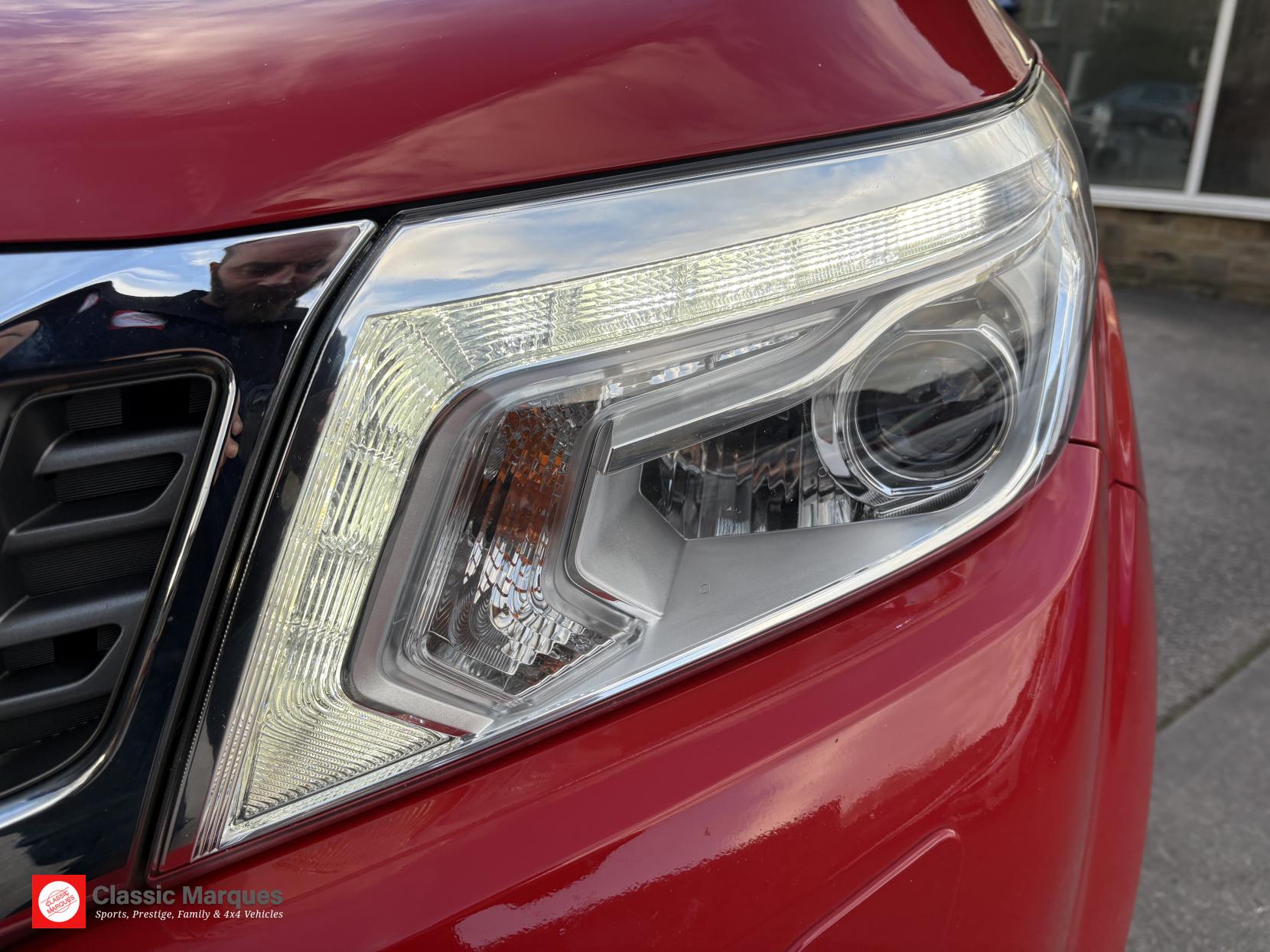 Nissan Navara 2.3 dCi Tekna Pickup Double Cab 4dr Diesel Auto 4WD Euro 6 (190 ps)