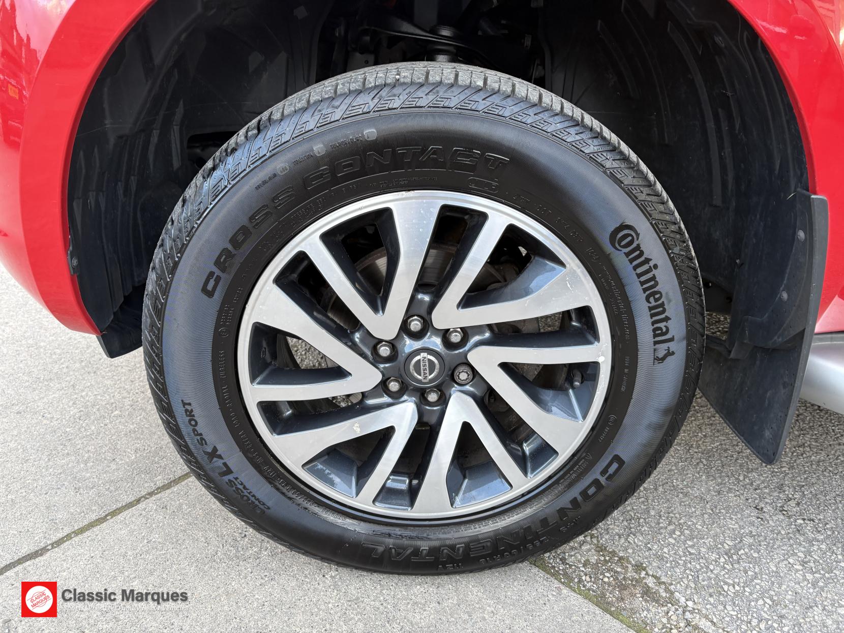 Nissan Navara 2.3 dCi Tekna Pickup Double Cab 4dr Diesel Auto 4WD Euro 6 (190 ps)