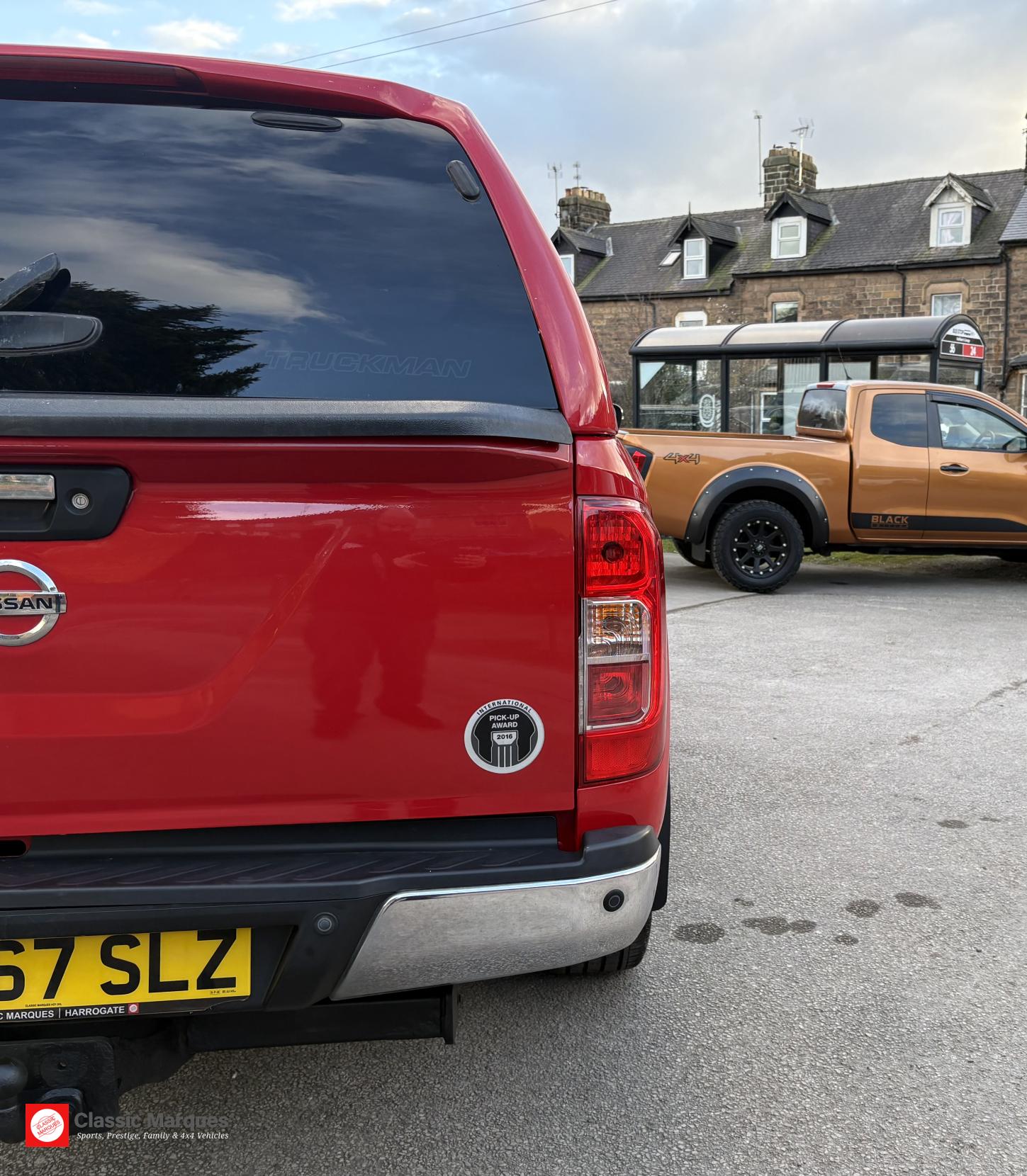 Nissan Navara 2.3 dCi Tekna Pickup Double Cab 4dr Diesel Auto 4WD Euro 6 (190 ps)