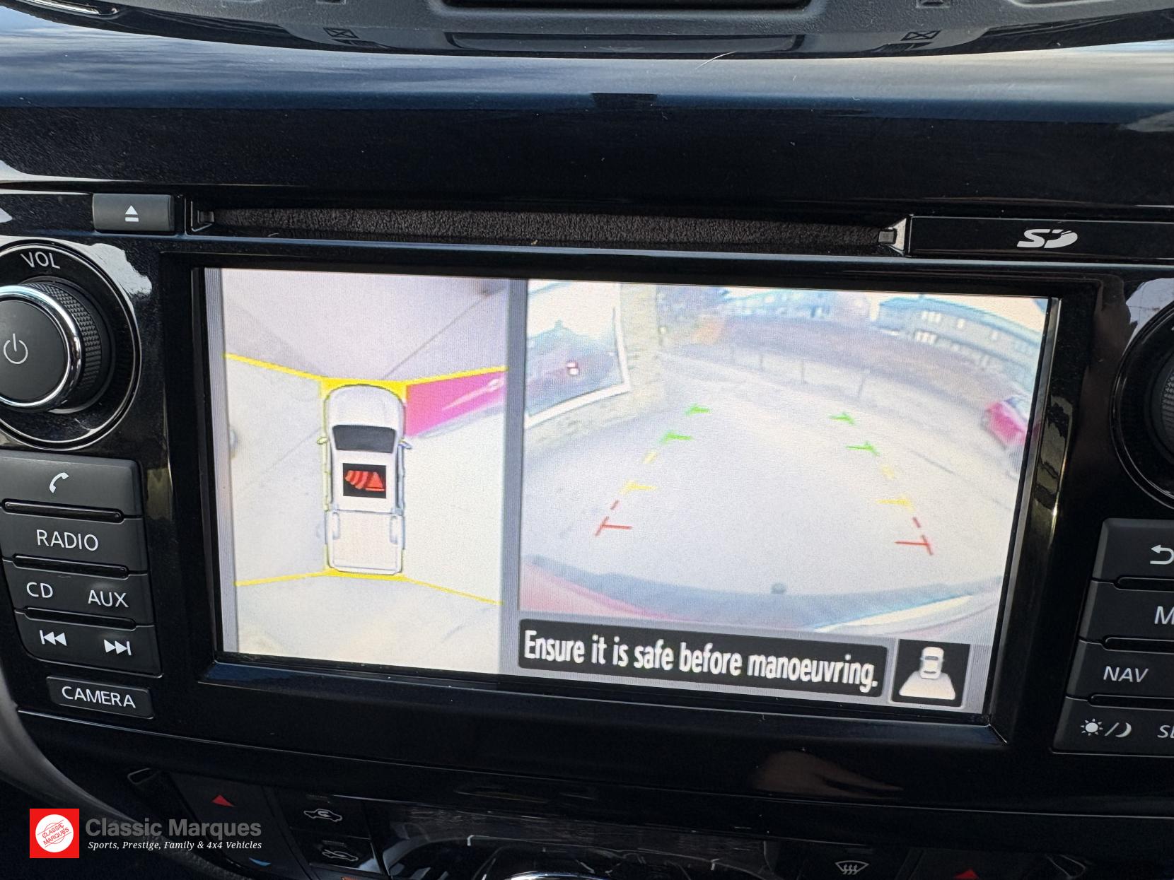 Nissan Navara 2.3 dCi Tekna Pickup Double Cab 4dr Diesel Auto 4WD Euro 6 (190 ps)