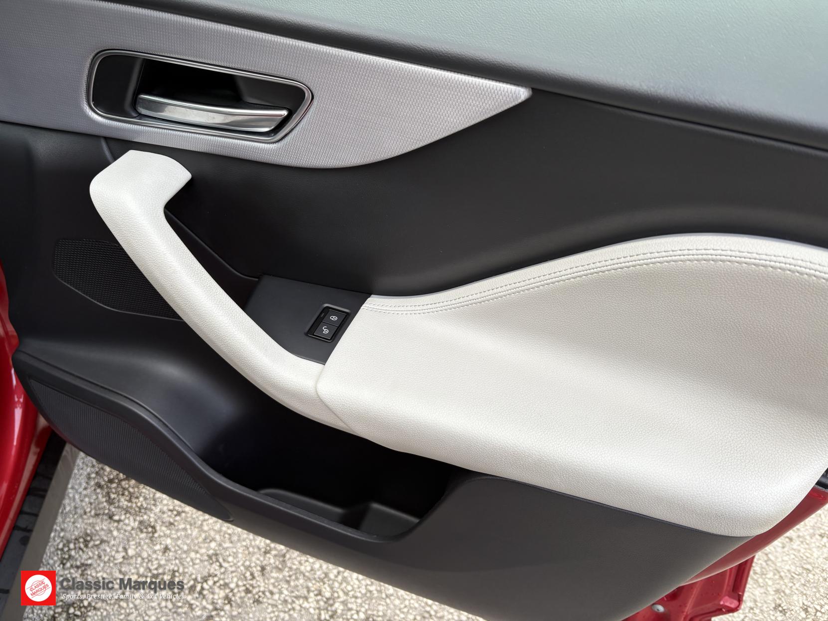 Jaguar F-PACE 2.0 D240 R-Sport SUV 5dr Diesel Auto AWD Euro 6 (s/s) (240 ps)