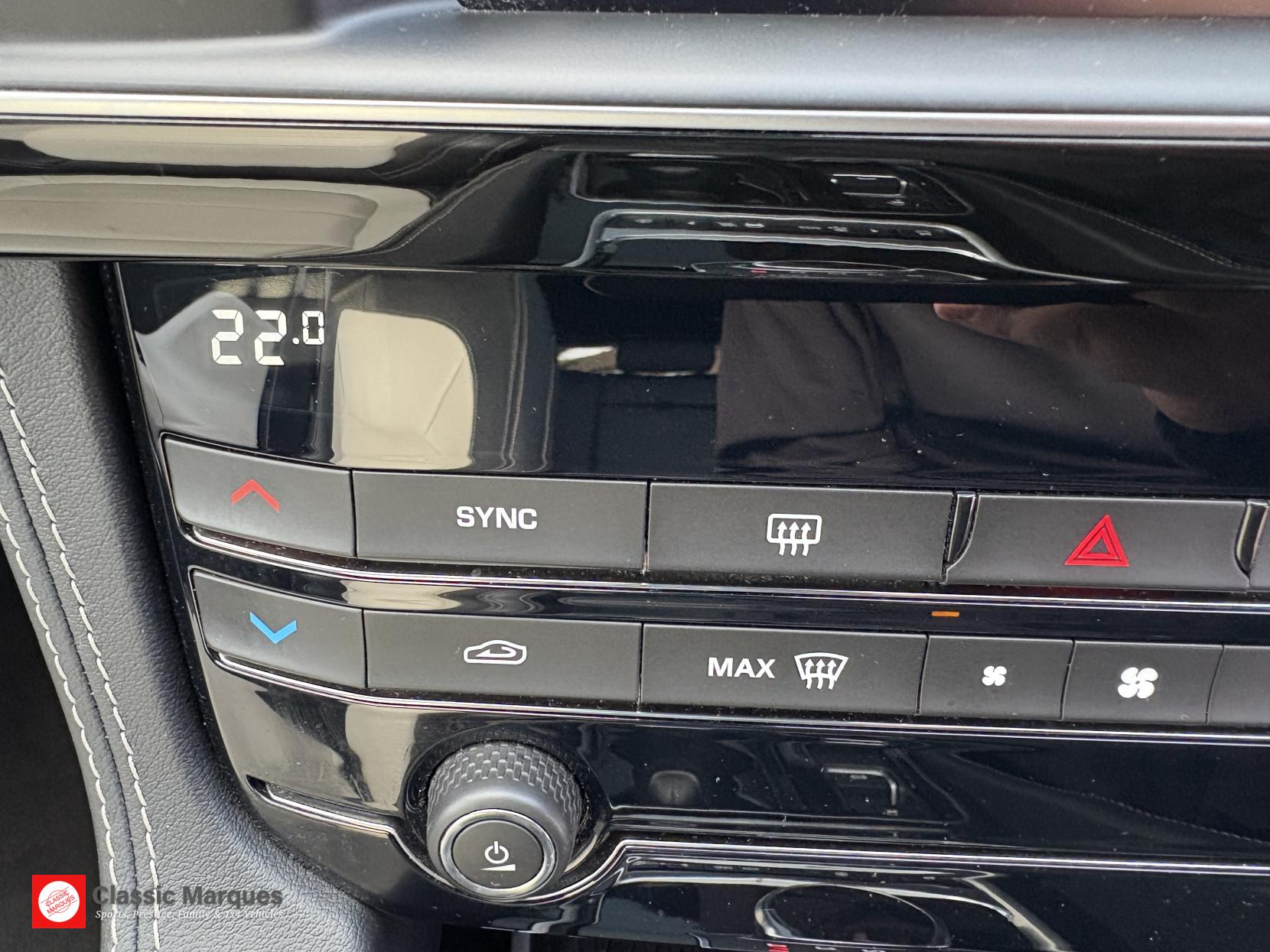 Jaguar F-PACE 2.0 D240 R-Sport SUV 5dr Diesel Auto AWD Euro 6 (s/s) (240 ps)