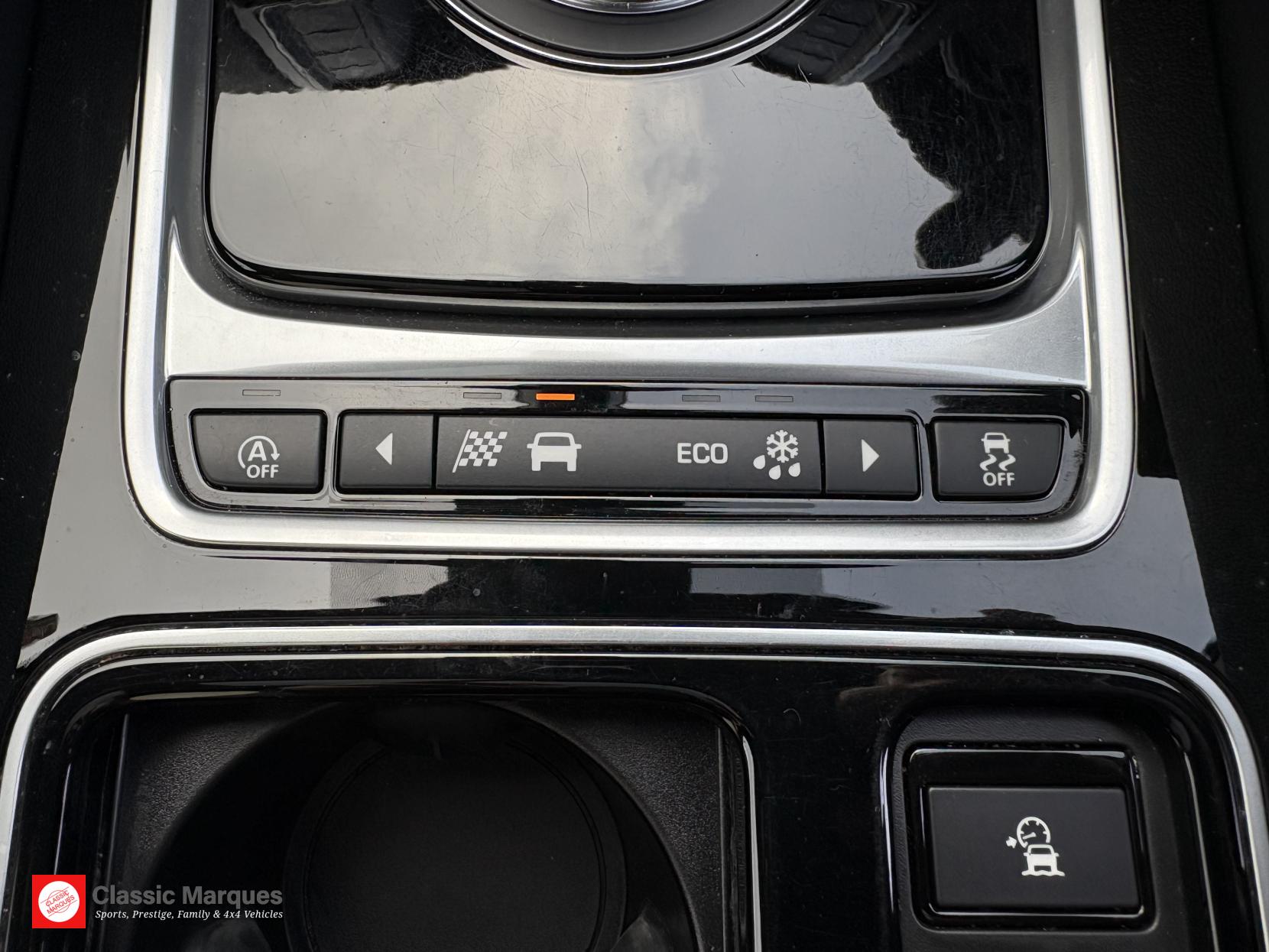 Jaguar F-PACE 2.0 D240 R-Sport SUV 5dr Diesel Auto AWD Euro 6 (s/s) (240 ps)