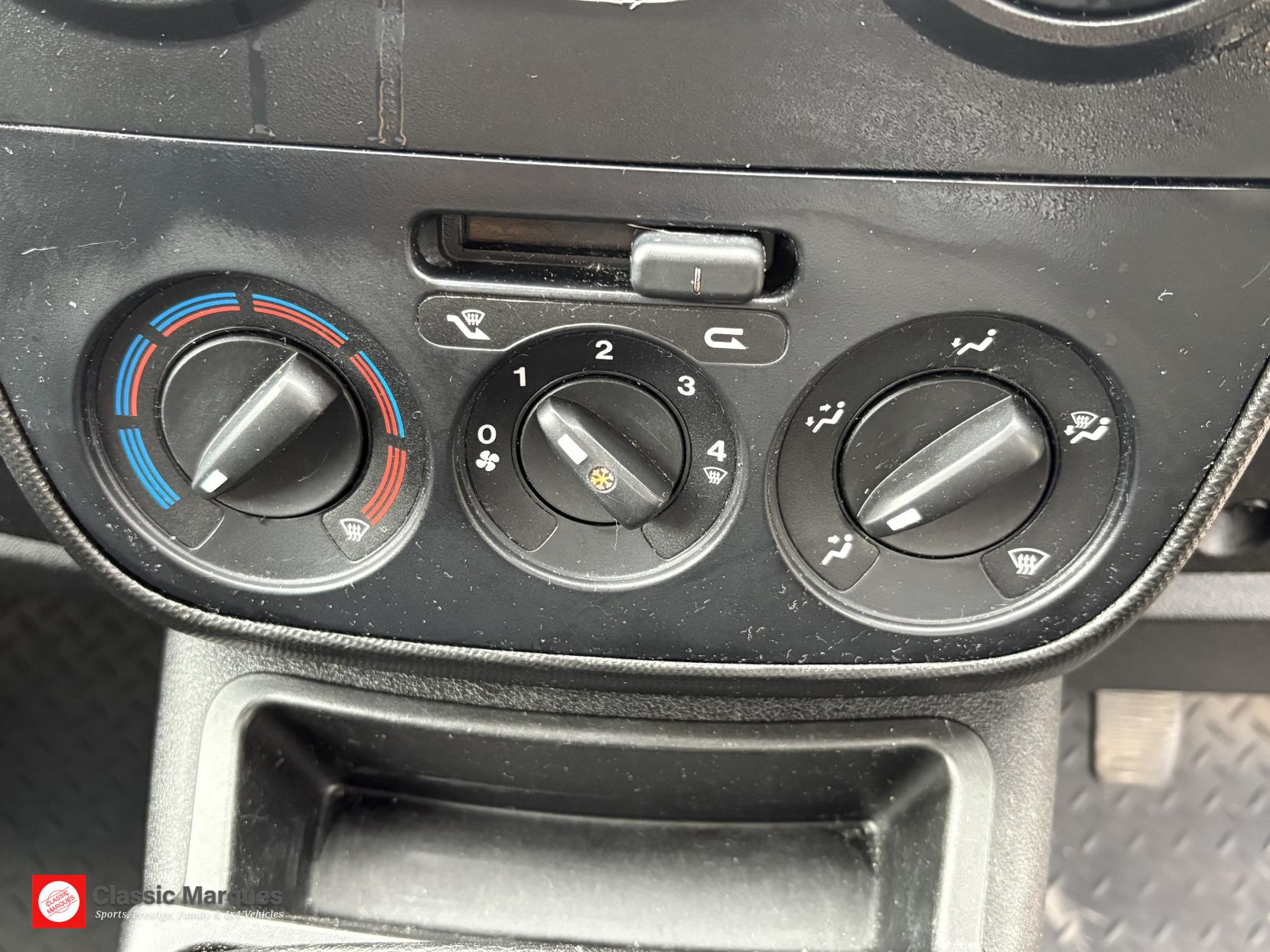Fiat Fiorino 1.3 MultiJetII SX Car Derived Van 5dr Diesel Manual Euro 6 (s/s) (SLD) (80 bhp)