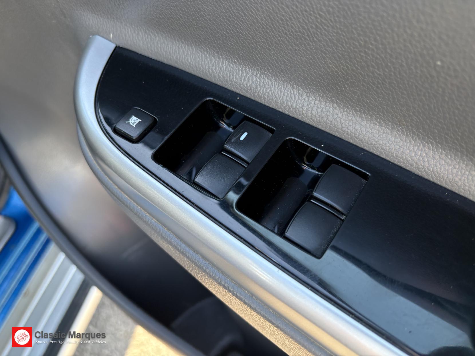 Mitsubishi L200 2.4 DI-D DC Barbarian Pickup Double Cab 4dr Diesel Manual 4WD Euro 6 (178 ps)