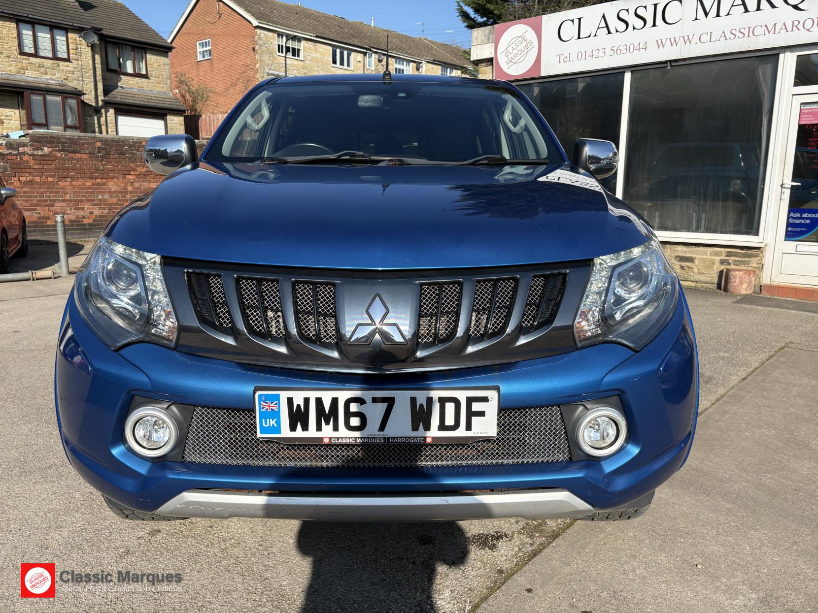 Mitsubishi L200 2.4 DI-D DC Barbarian Pickup Double Cab 4dr Diesel Manual 4WD Euro 6 (178 ps)