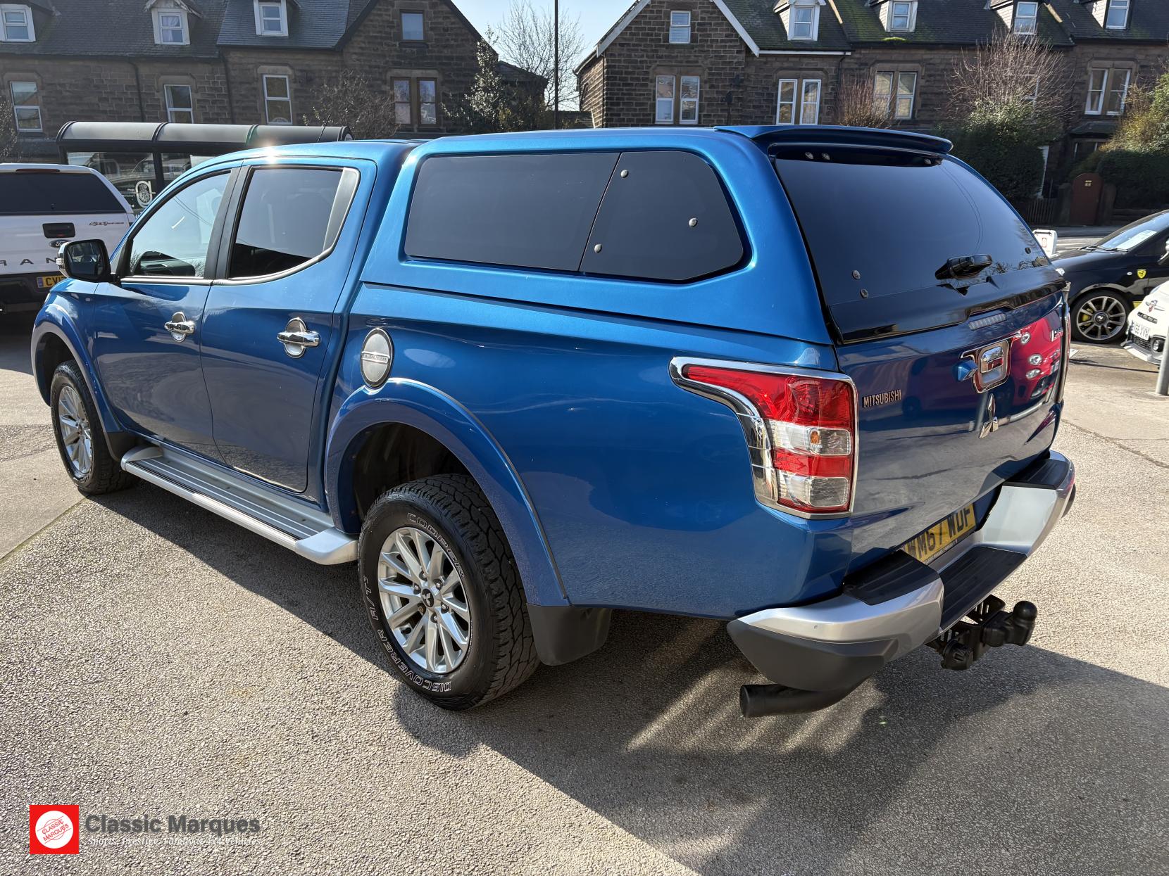 Mitsubishi L200 2.4 DI-D DC Barbarian Pickup Double Cab 4dr Diesel Manual 4WD Euro 6 (178 ps)