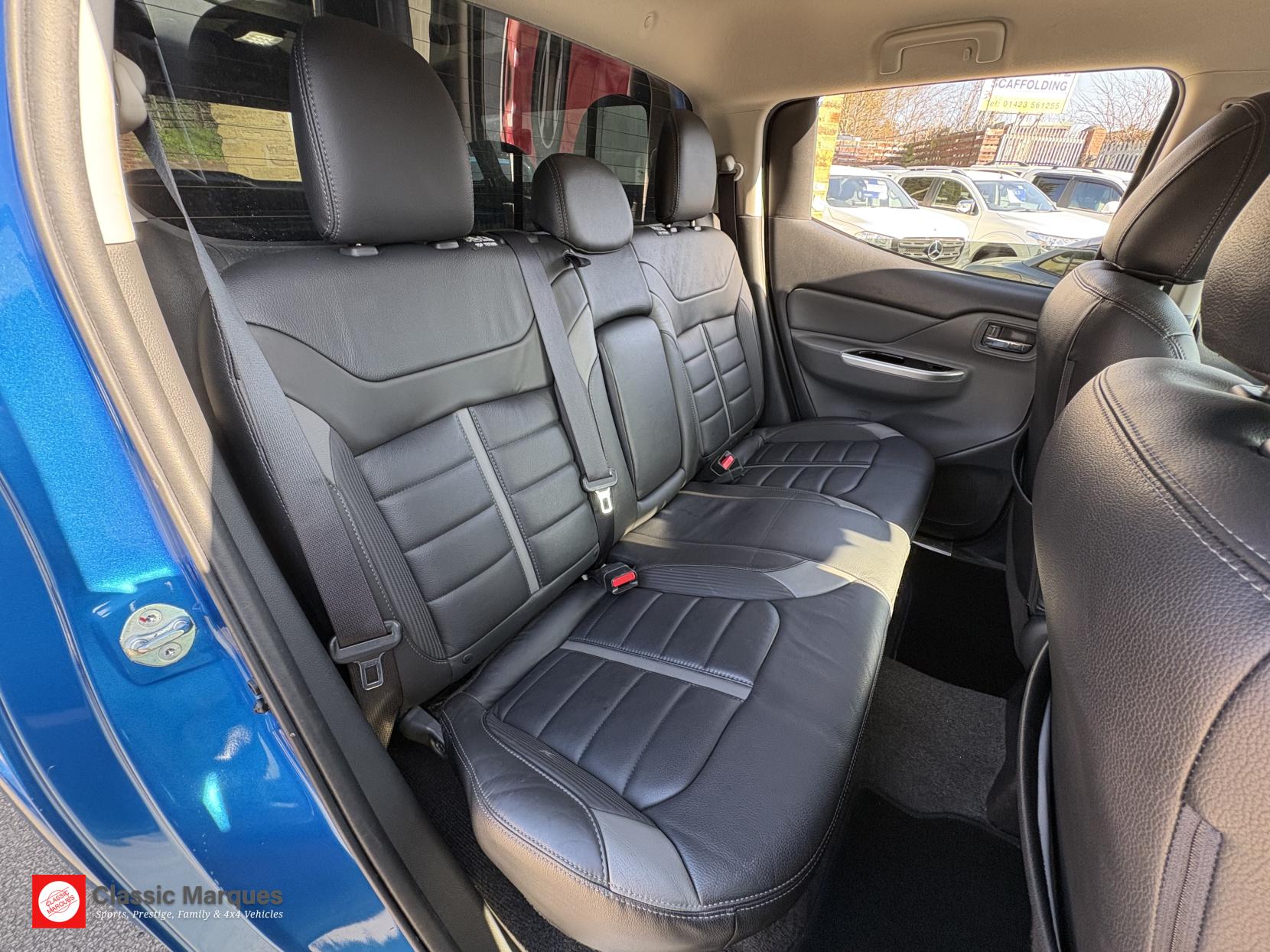 Mitsubishi L200 2.4 DI-D DC Barbarian Pickup Double Cab 4dr Diesel Manual 4WD Euro 6 (178 ps)