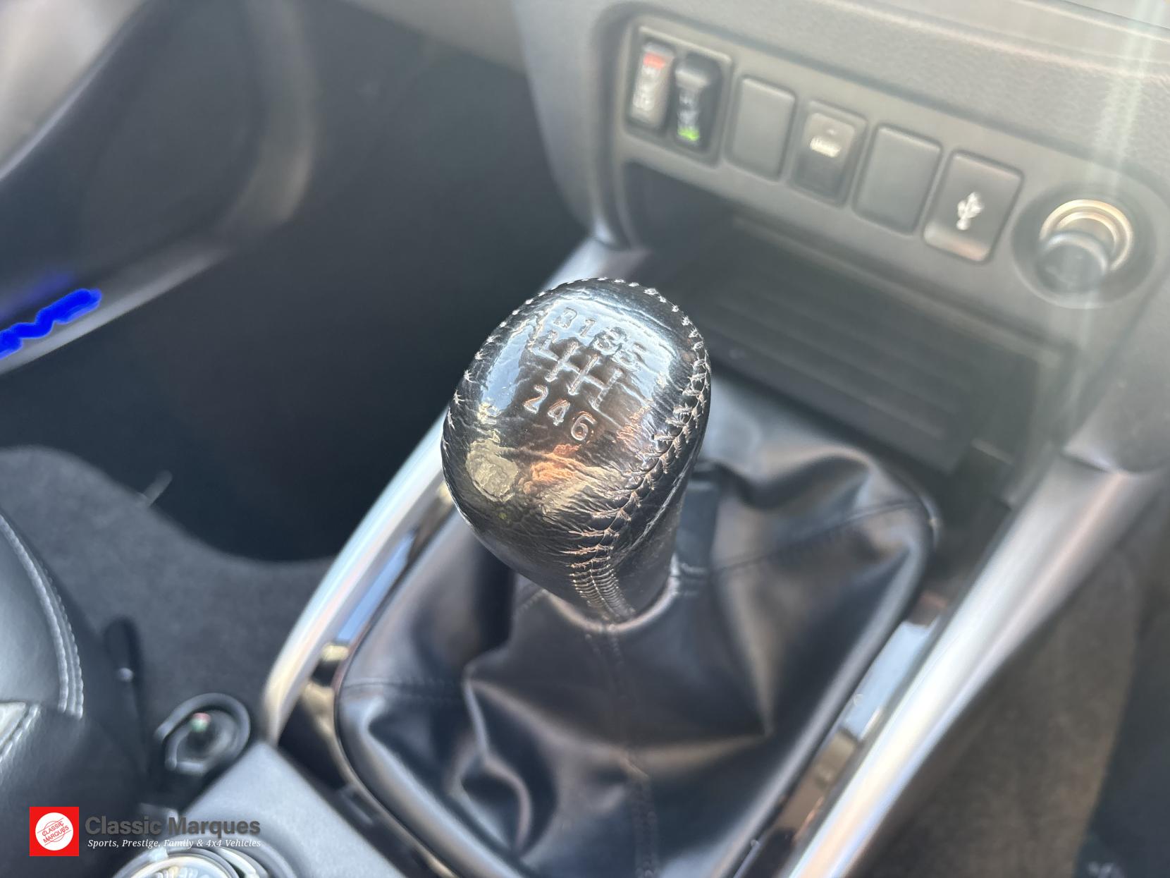 Mitsubishi L200 2.4 DI-D DC Barbarian Pickup Double Cab 4dr Diesel Manual 4WD Euro 6 (178 ps)