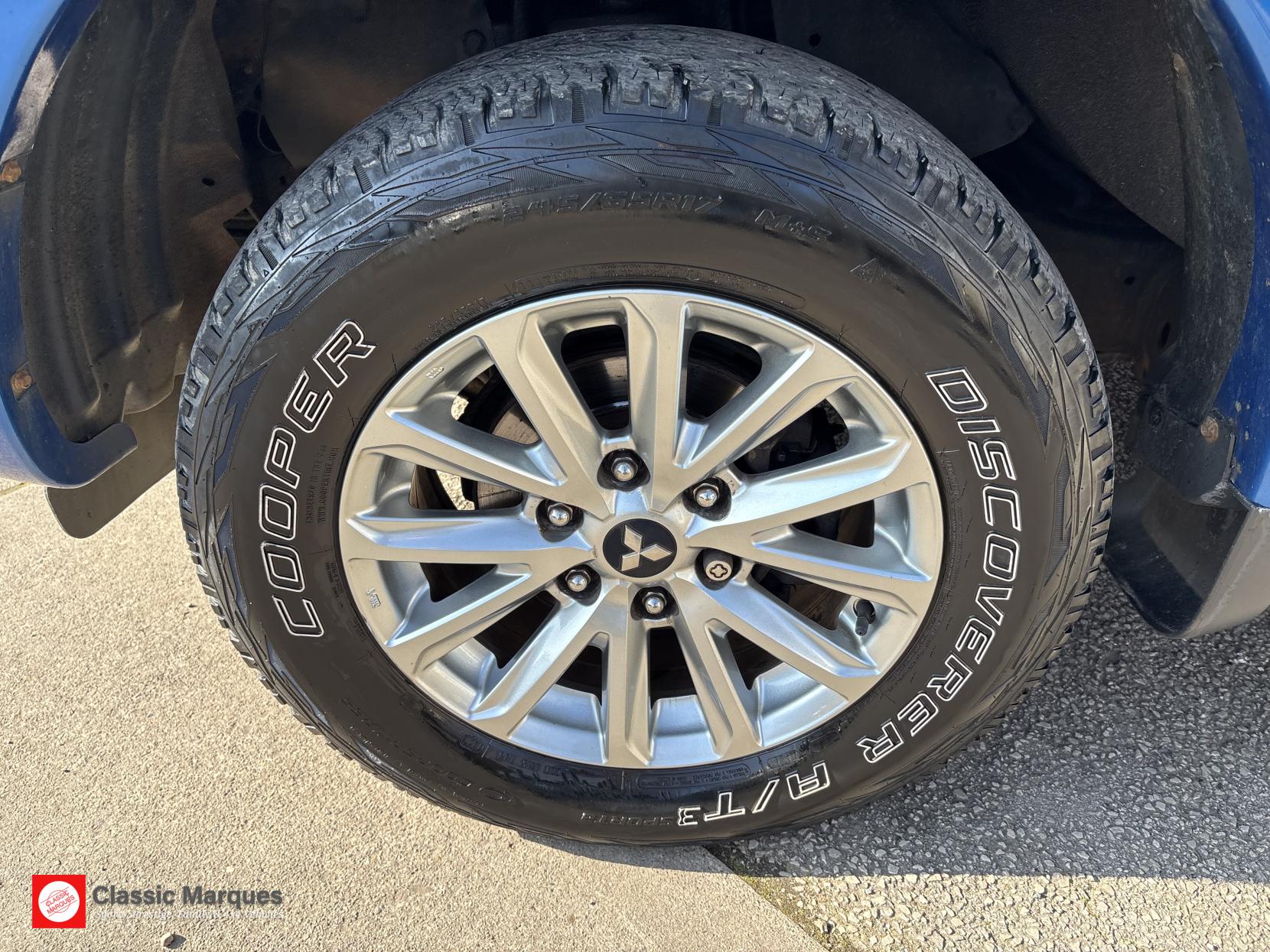 Mitsubishi L200 2.4 DI-D DC Barbarian Pickup Double Cab 4dr Diesel Manual 4WD Euro 6 (178 ps)