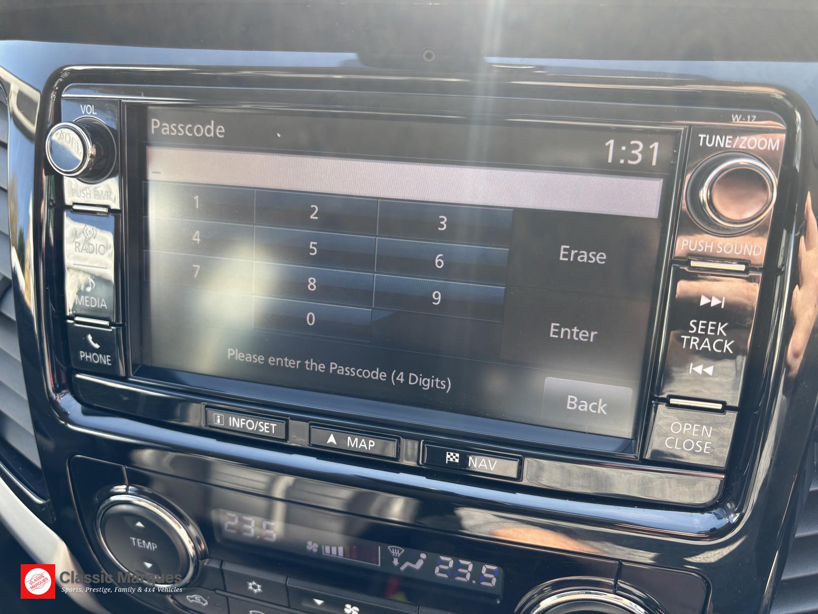 Mitsubishi L200 2.4 DI-D DC Barbarian Pickup Double Cab 4dr Diesel Manual 4WD Euro 6 (178 ps)