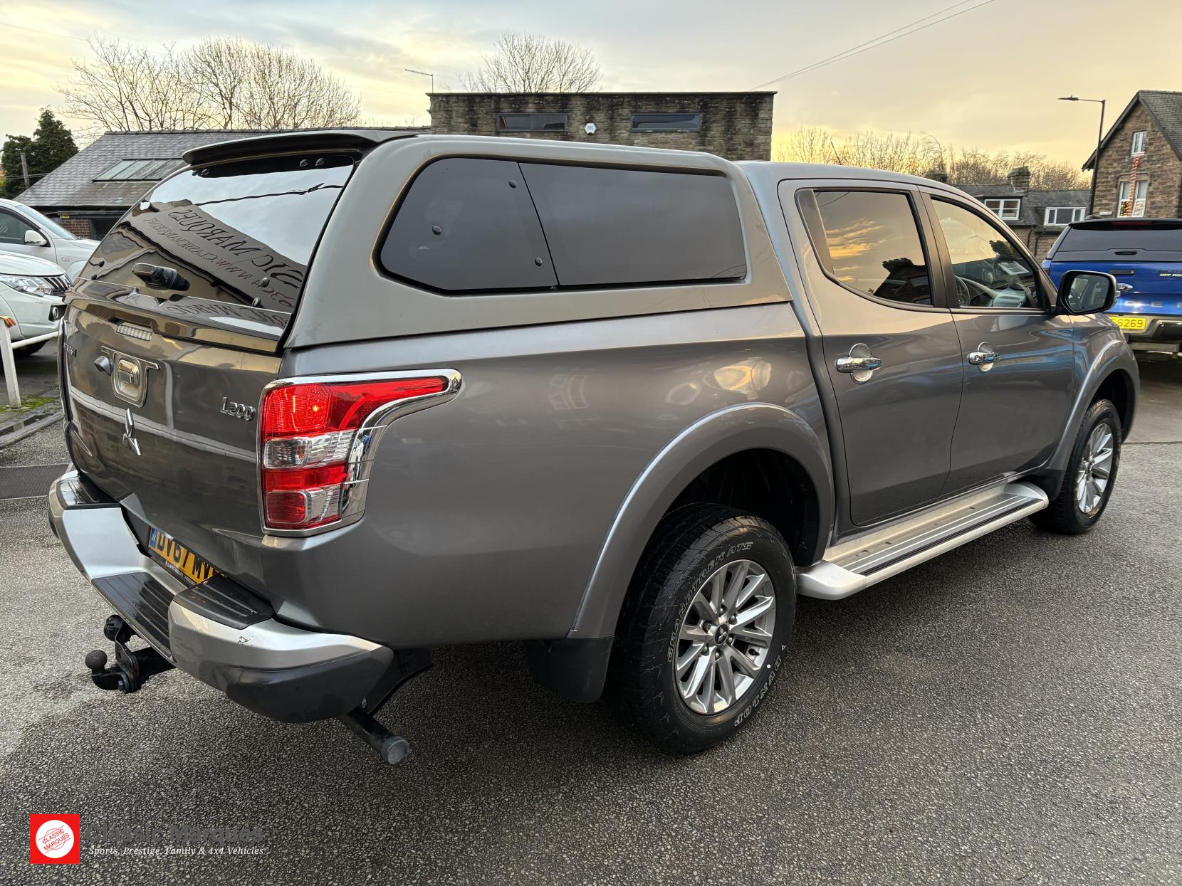 Mitsubishi L200 2.4 DI-D DC Barbarian Pickup Double Cab 4dr Diesel Auto 4WD Euro 6 (178 ps)