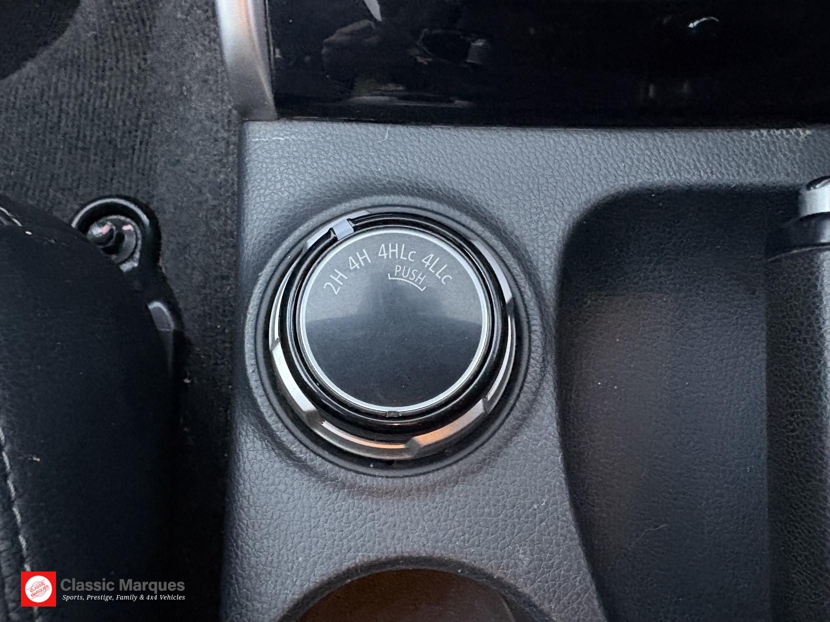 Mitsubishi L200 2.4 DI-D DC Barbarian Pickup Double Cab 4dr Diesel Auto 4WD Euro 6 (178 ps)