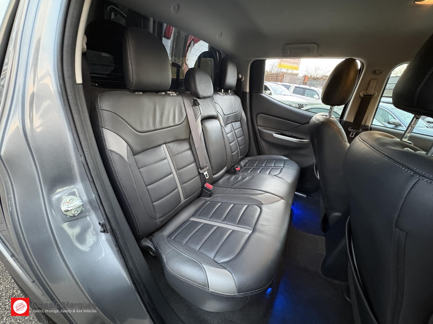 Mitsubishi L200 2.4 DI-D DC Barbarian Pickup Double Cab 4dr Diesel Auto 4WD Euro 6 (178 ps)