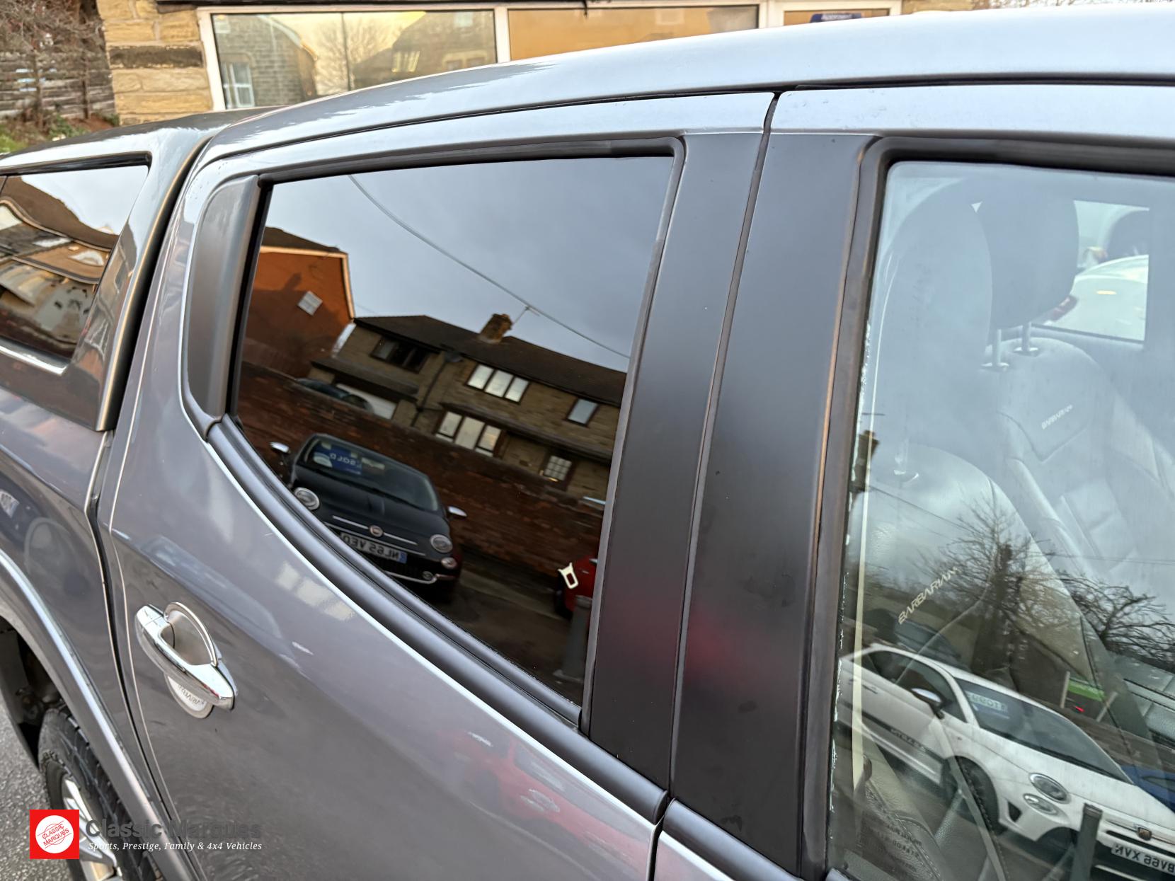 Mitsubishi L200 2.4 DI-D DC Barbarian Pickup Double Cab 4dr Diesel Auto 4WD Euro 6 (178 ps)