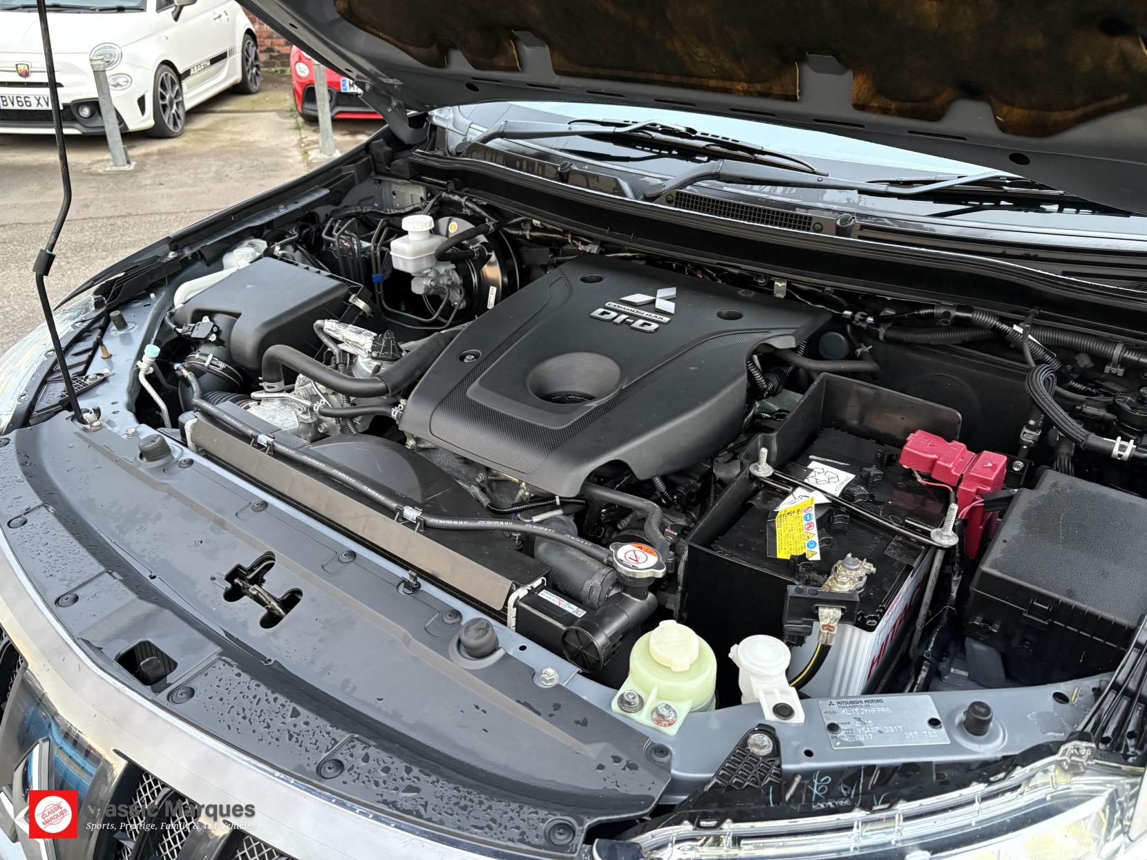 Mitsubishi L200 2.4 DI-D DC Barbarian Pickup Double Cab 4dr Diesel Auto 4WD Euro 6 (178 ps)