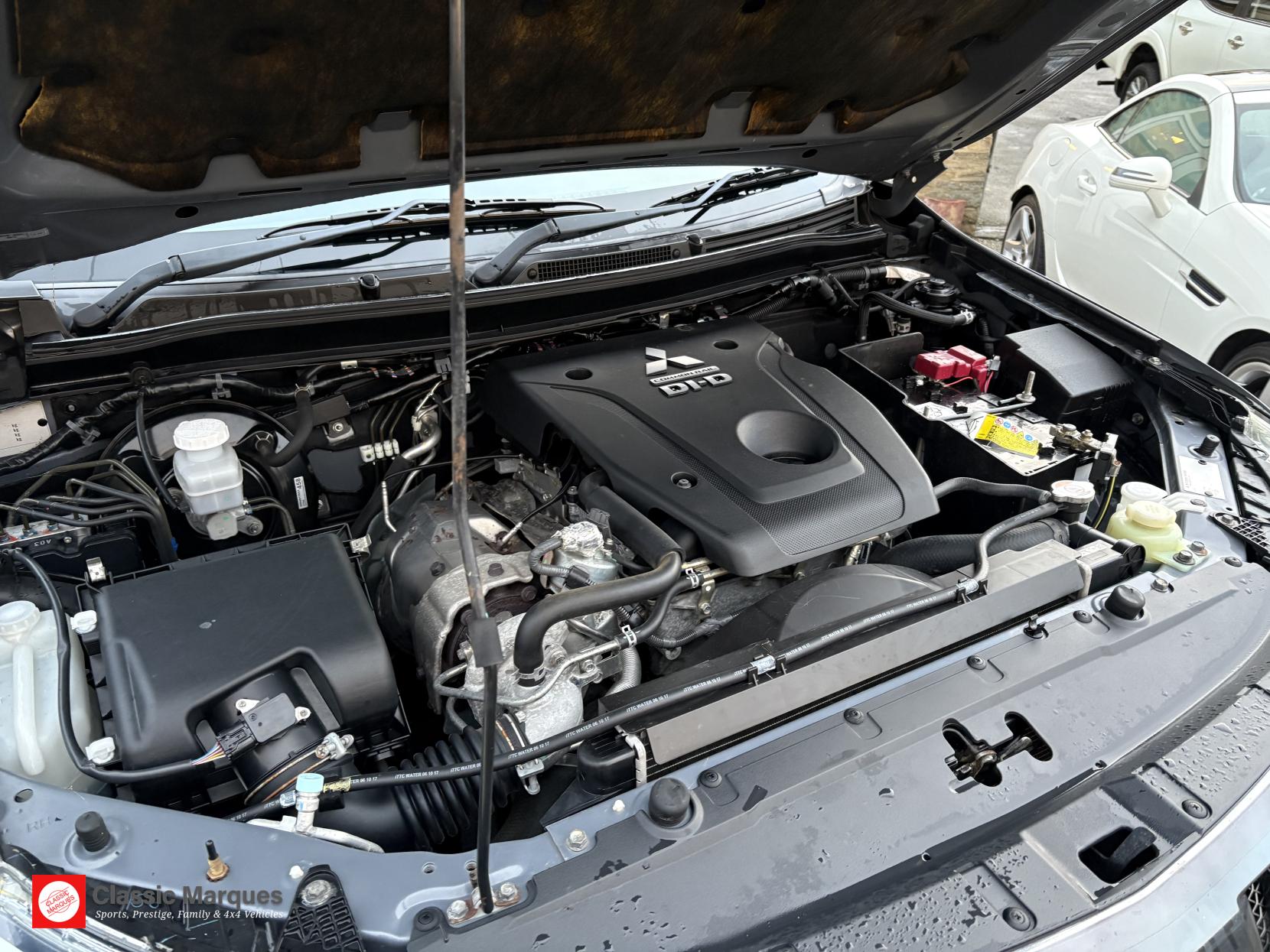 Mitsubishi L200 2.4 DI-D DC Barbarian Pickup Double Cab 4dr Diesel Auto 4WD Euro 6 (178 ps)