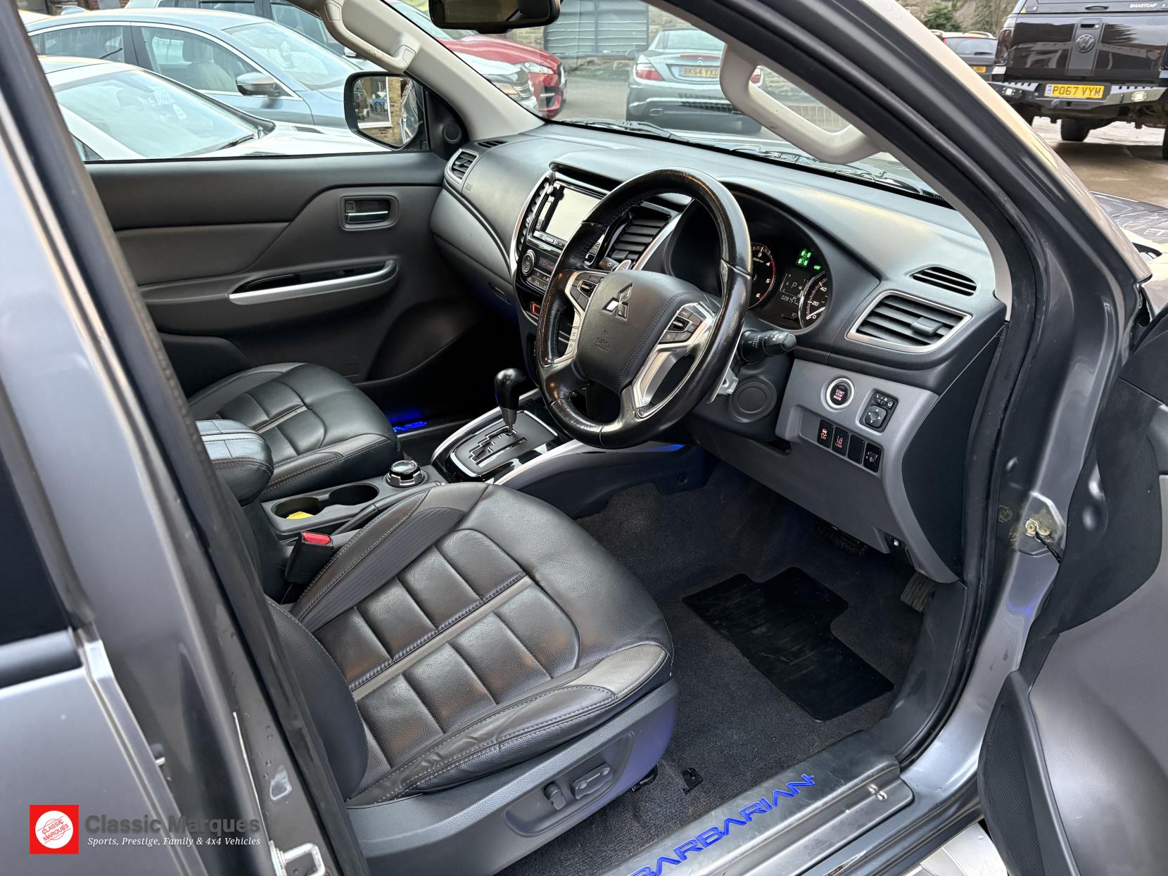 Mitsubishi L200 2.4 DI-D DC Barbarian Pickup Double Cab 4dr Diesel Auto 4WD Euro 6 (178 ps)