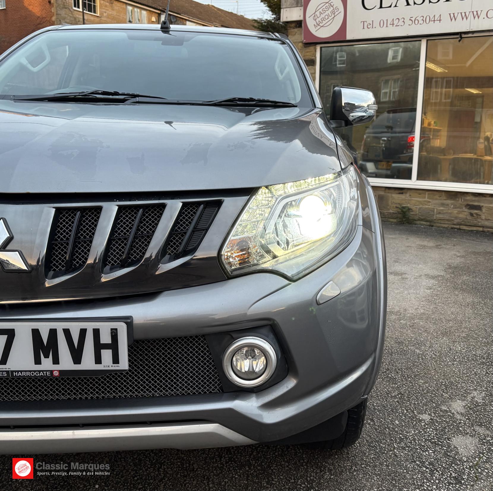 Mitsubishi L200 2.4 DI-D DC Barbarian Pickup Double Cab 4dr Diesel Auto 4WD Euro 6 (178 ps)