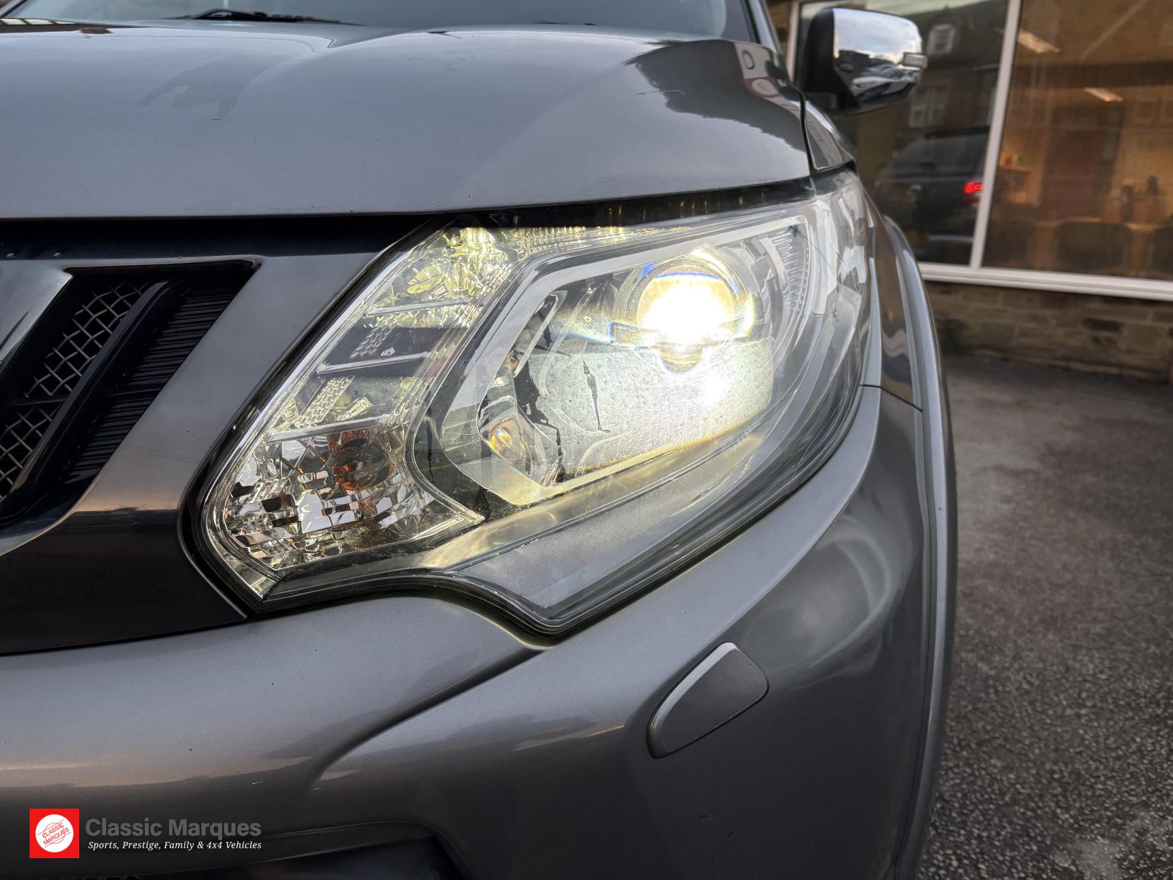 Mitsubishi L200 2.4 DI-D DC Barbarian Pickup Double Cab 4dr Diesel Auto 4WD Euro 6 (178 ps)