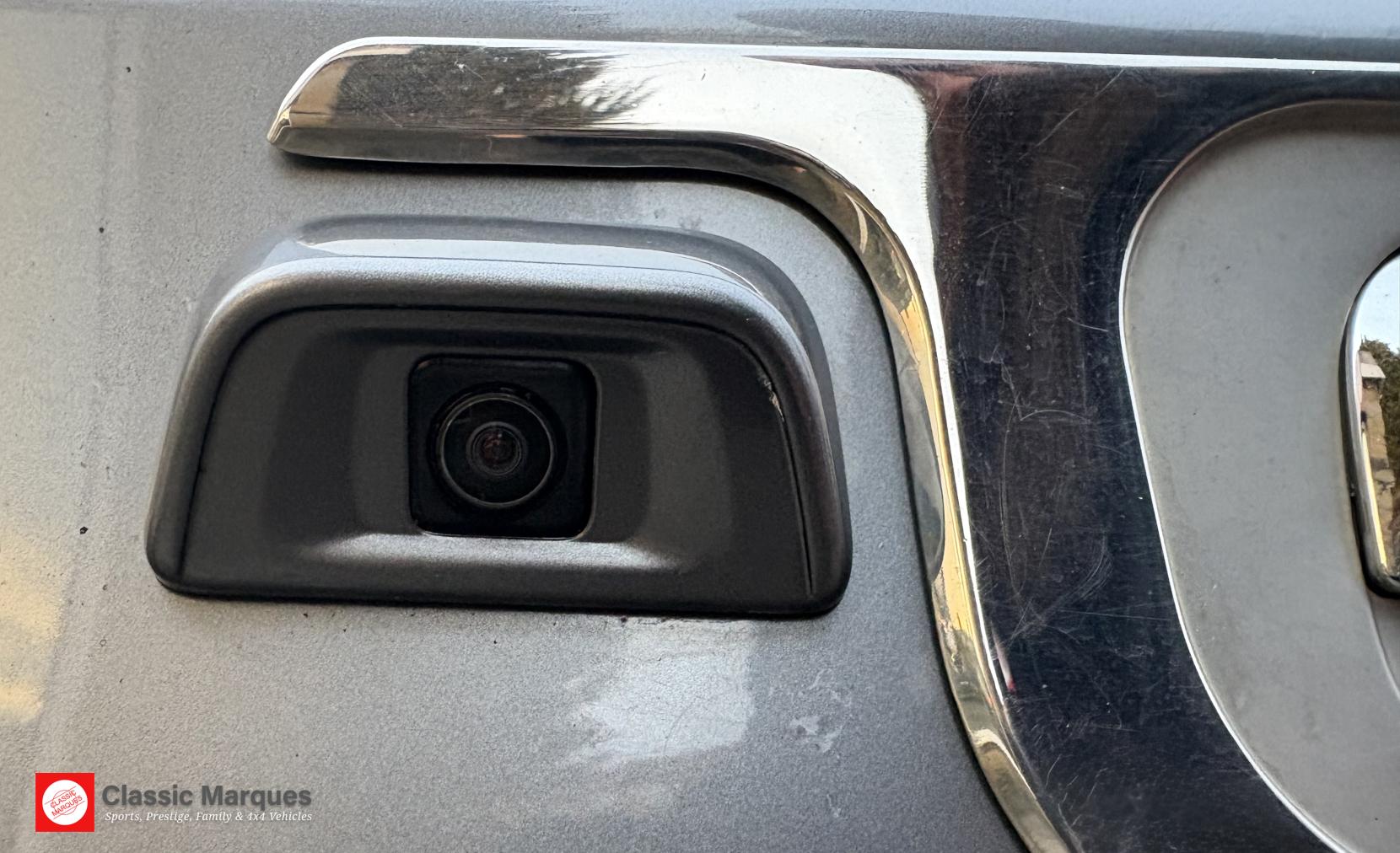 Mitsubishi L200 2.4 DI-D DC Barbarian Pickup Double Cab 4dr Diesel Auto 4WD Euro 6 (178 ps)