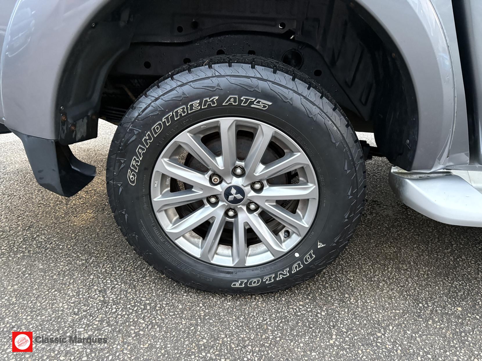 Mitsubishi L200 2.4 DI-D DC Barbarian Pickup Double Cab 4dr Diesel Auto 4WD Euro 6 (178 ps)