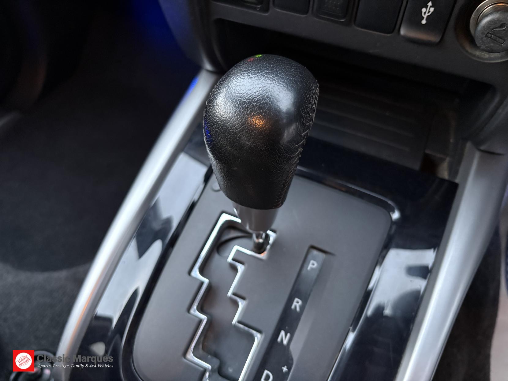 Mitsubishi L200 2.4 DI-D DC Barbarian Pickup Double Cab 4dr Diesel Auto 4WD Euro 6 (178 ps)