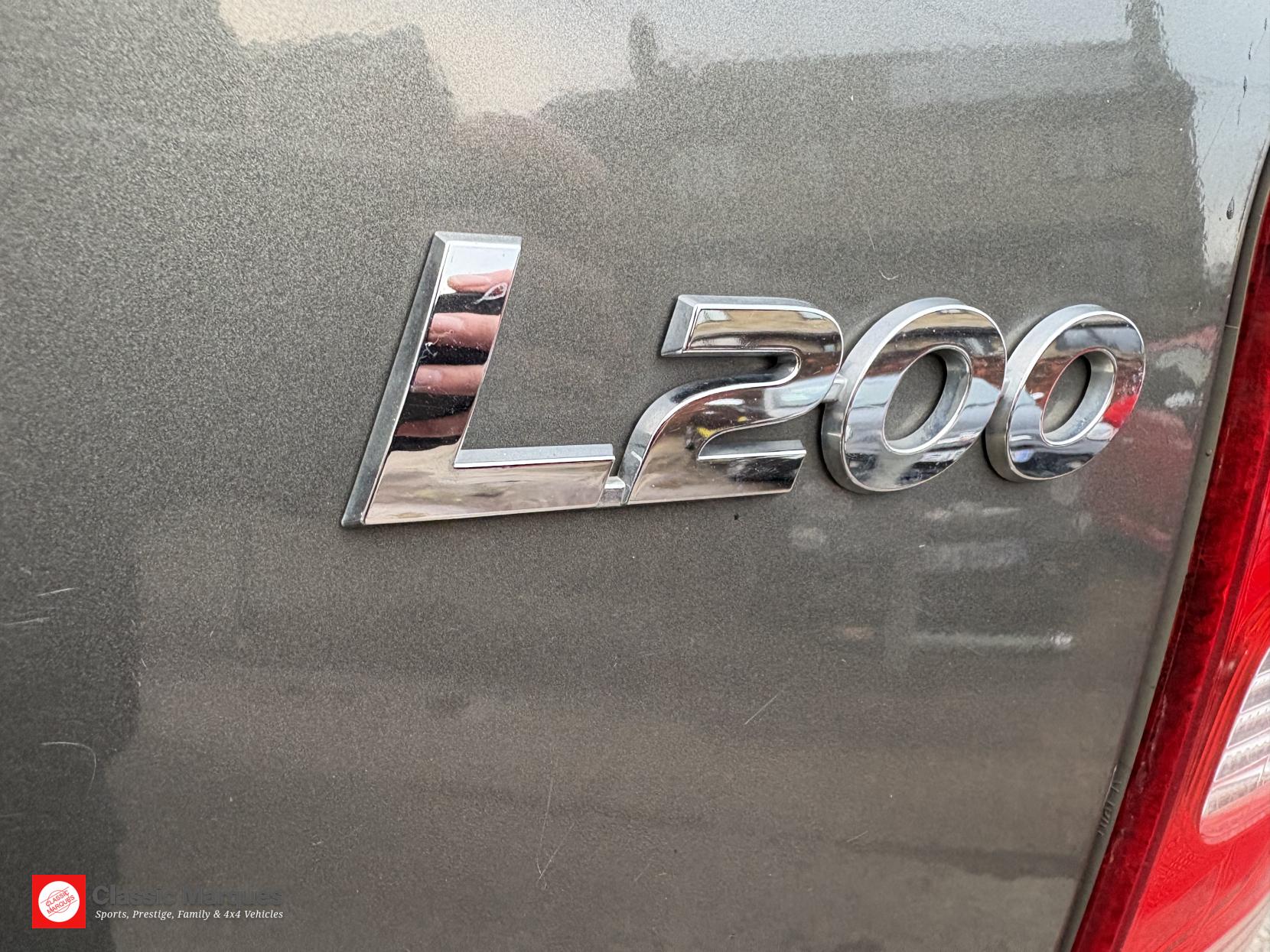 Mitsubishi L200 2.4 DI-D DC Warrior Pickup Double Cab 4dr Diesel Manual 4WD Euro 5 (178 ps)