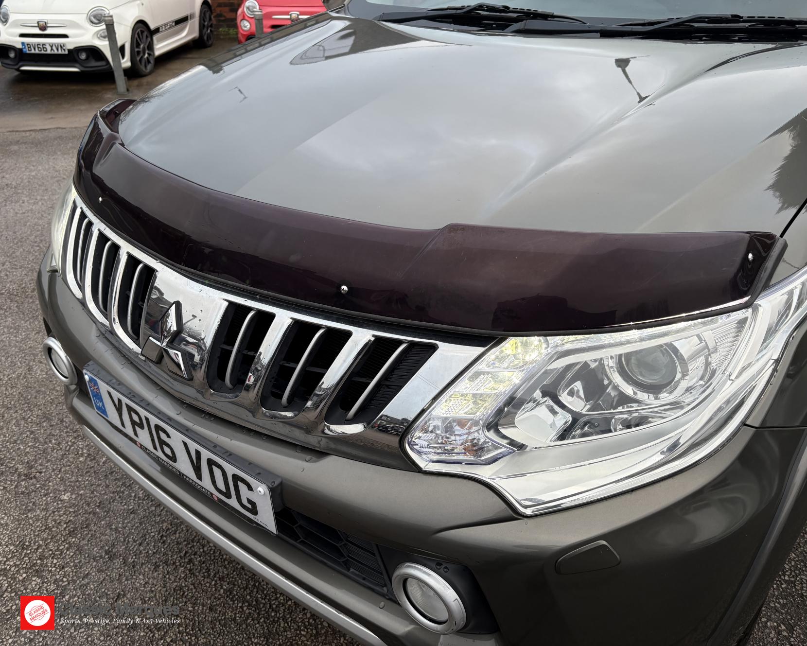 Mitsubishi L200 2.4 DI-D DC Warrior Pickup Double Cab 4dr Diesel Manual 4WD Euro 5 (178 ps)