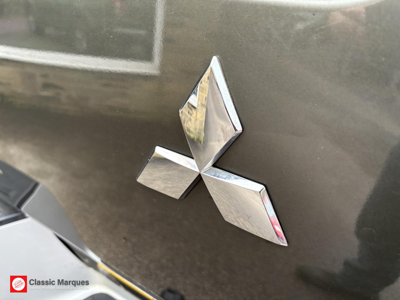 Mitsubishi L200 2.4 DI-D DC Warrior Pickup Double Cab 4dr Diesel Manual 4WD Euro 5 (178 ps)