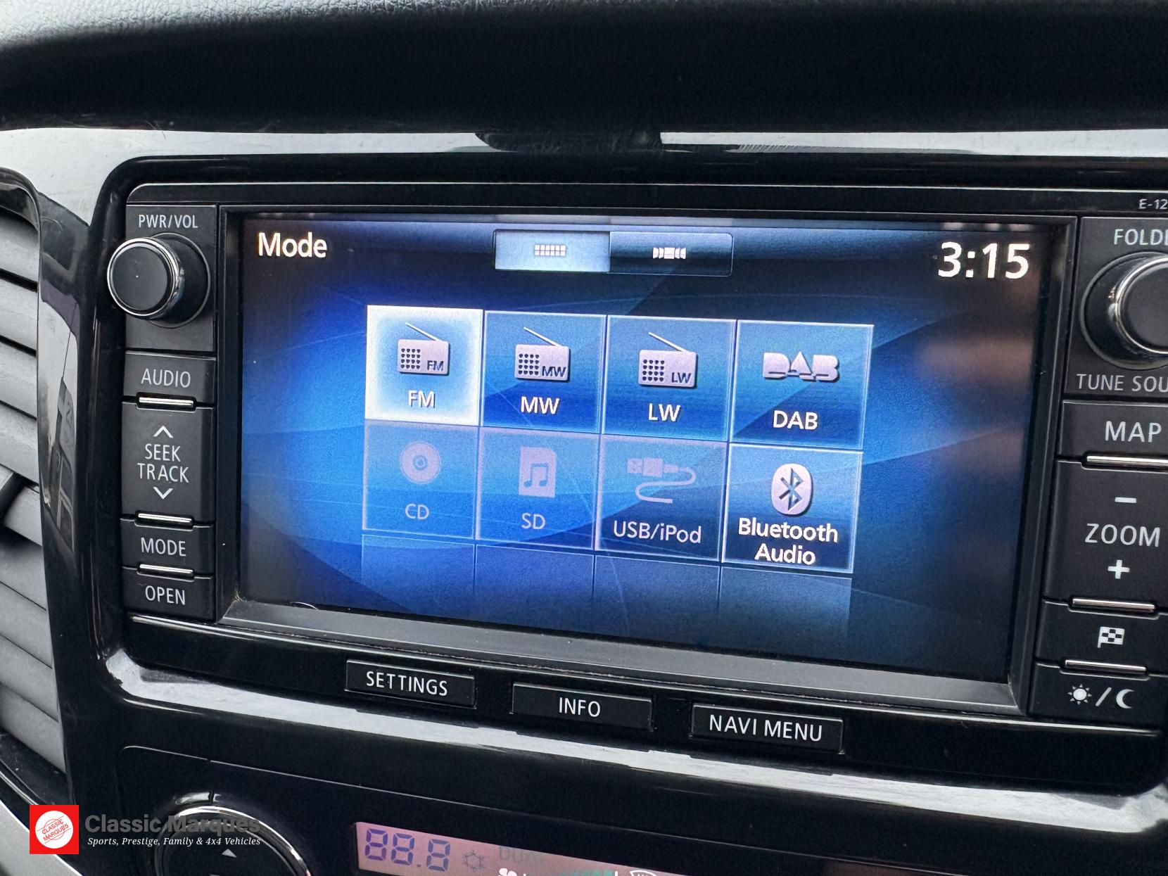 Mitsubishi L200 2.4 DI-D DC Warrior Pickup Double Cab 4dr Diesel Manual 4WD Euro 5 (178 ps)