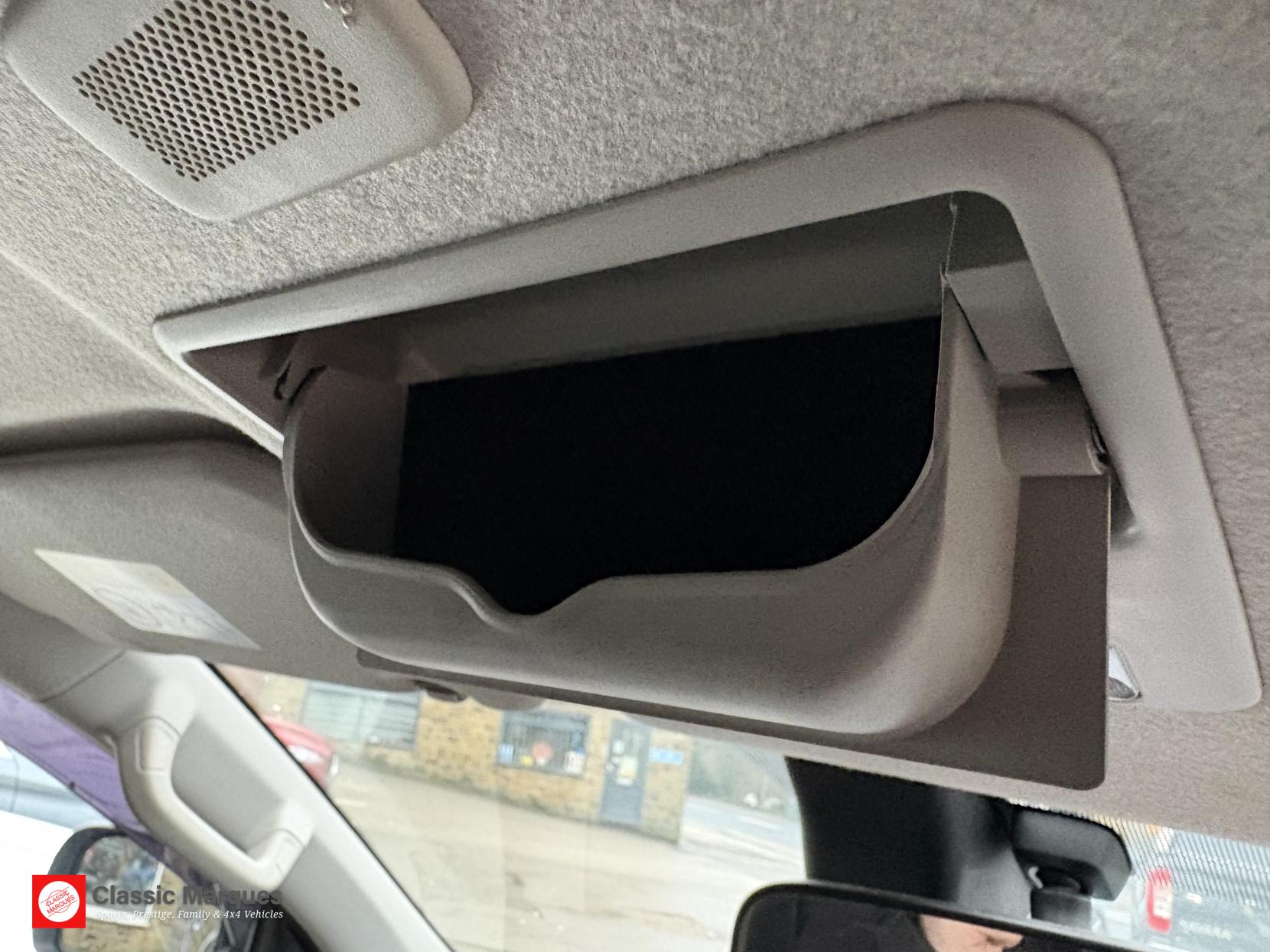 Mitsubishi L200 2.4 DI-D DC Warrior Pickup Double Cab 4dr Diesel Manual 4WD Euro 5 (178 ps)