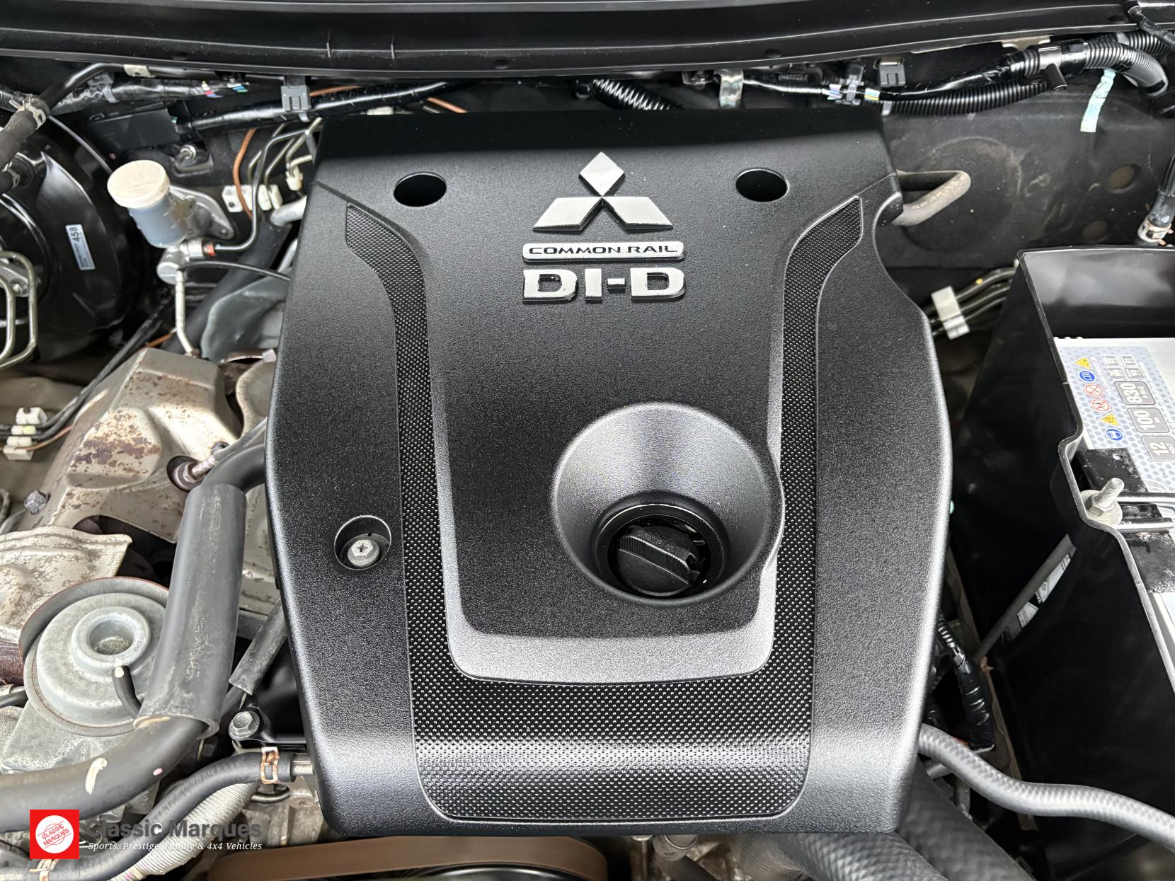 Mitsubishi L200 2.4 DI-D DC Warrior Pickup Double Cab 4dr Diesel Manual 4WD Euro 5 (178 ps)