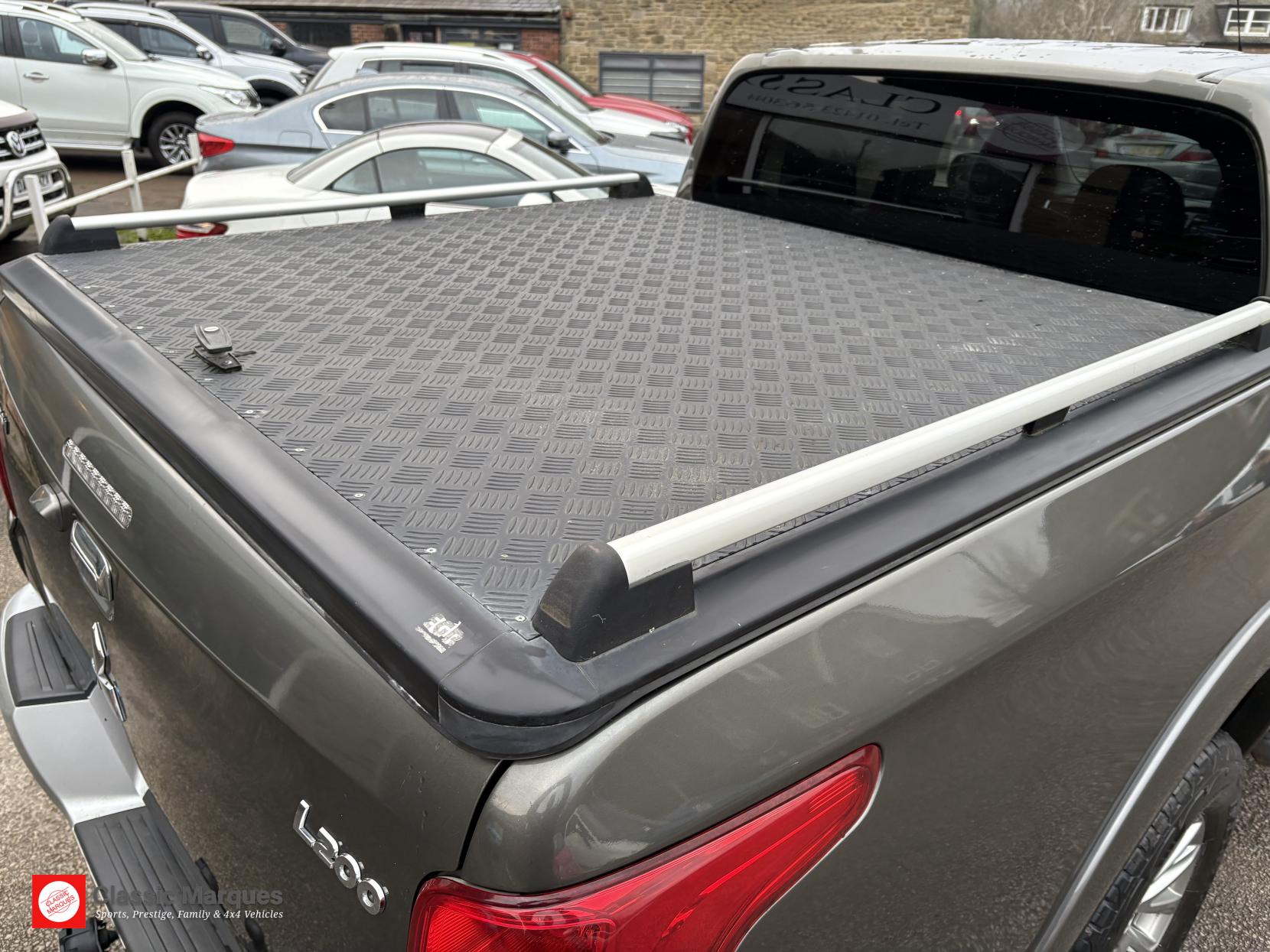 Mitsubishi L200 2.4 DI-D DC Warrior Pickup Double Cab 4dr Diesel Manual 4WD Euro 5 (178 ps)