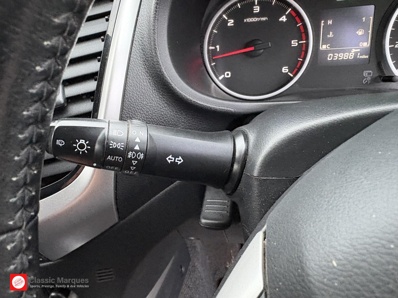 Mitsubishi L200 2.4 DI-D DC Warrior Pickup Double Cab 4dr Diesel Manual 4WD Euro 5 (178 ps)