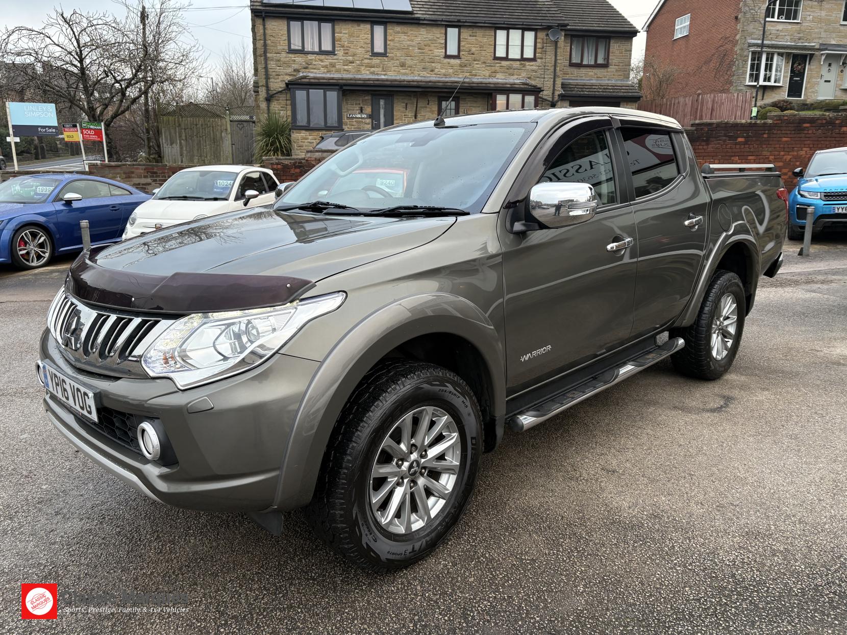 Mitsubishi L200 2.4 DI-D DC Warrior Pickup Double Cab 4dr Diesel Manual 4WD Euro 5 (178 ps)