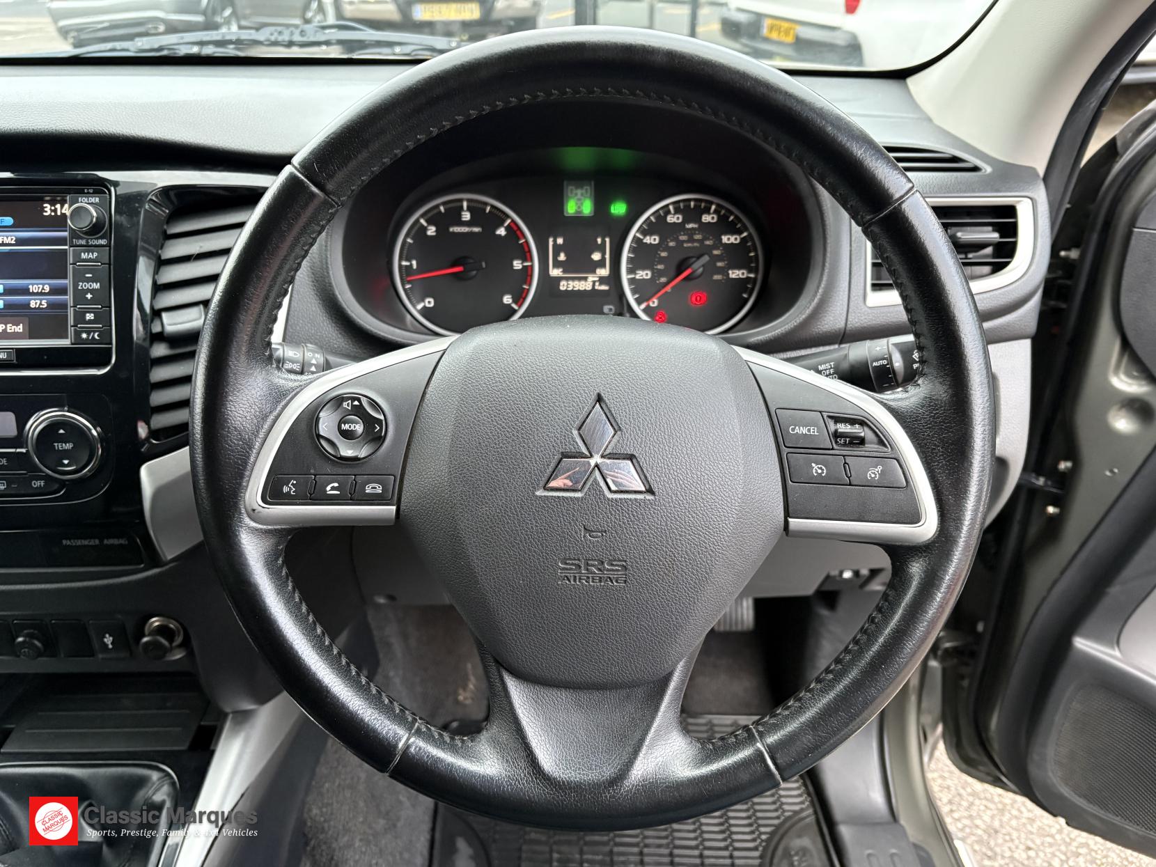 Mitsubishi L200 2.4 DI-D DC Warrior Pickup Double Cab 4dr Diesel Manual 4WD Euro 5 (178 ps)