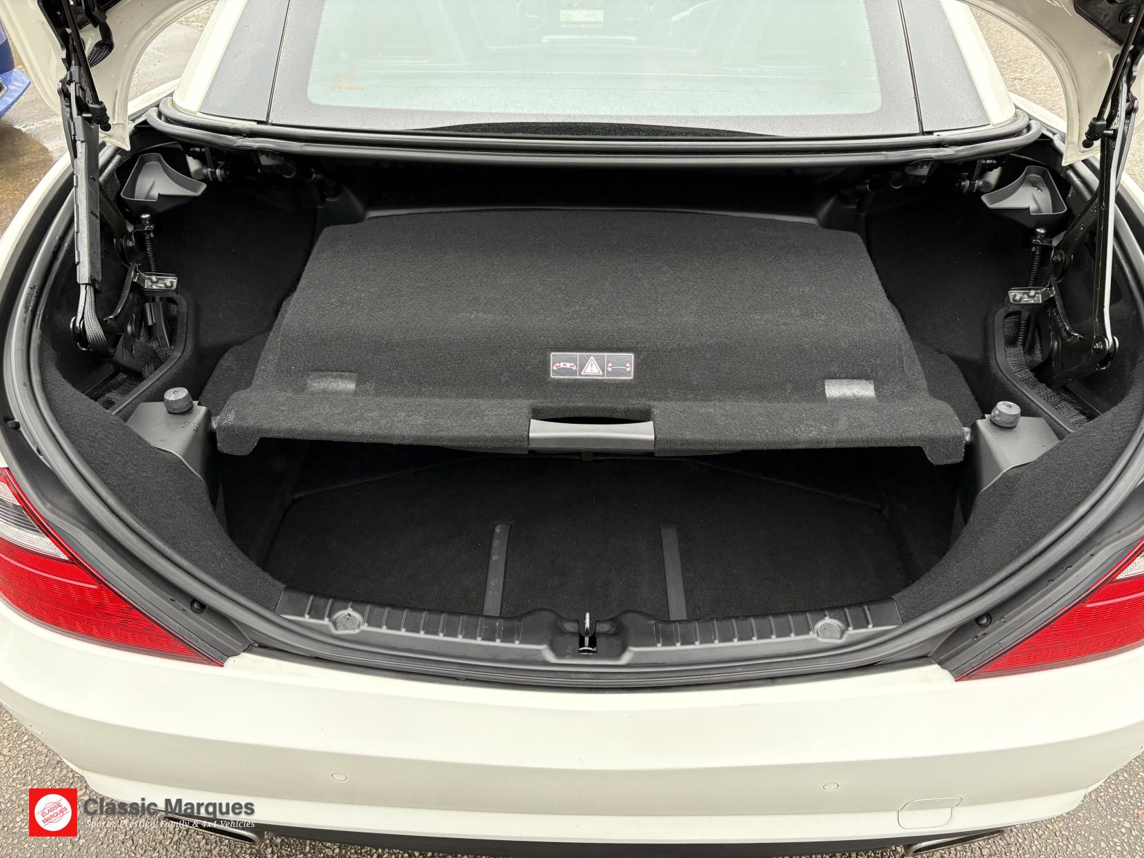 Mercedes-Benz SLK 1.8 SLK200 BlueEfficiency AMG Sport Convertible 2dr Petrol G-Tronic+ Euro 5 (s/s) (184 ps)