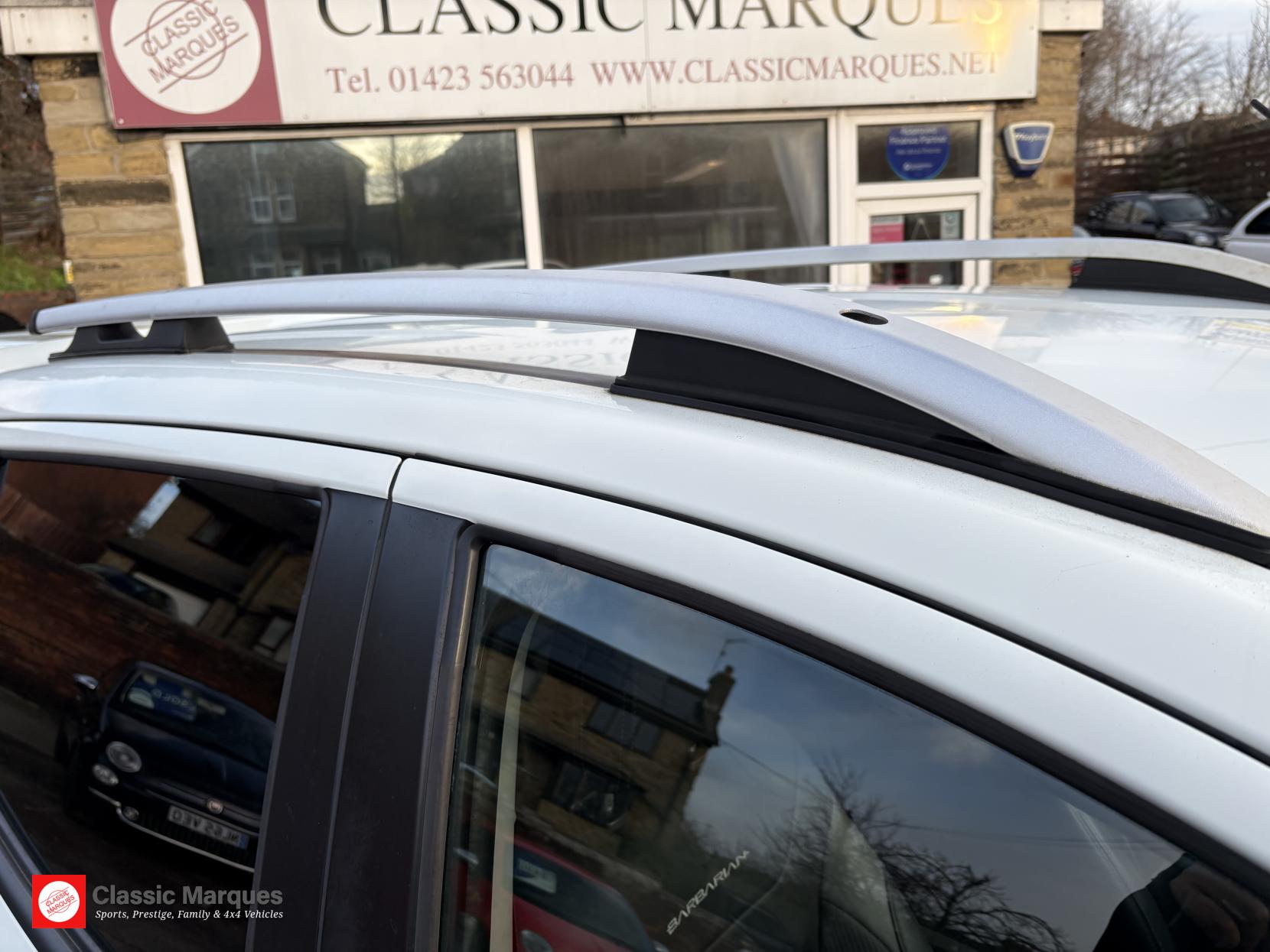 Mitsubishi L200 2.4 DI-D DC Barbarian Pickup Double Cab 4dr Diesel Manual 4WD Euro 6 (178 ps)