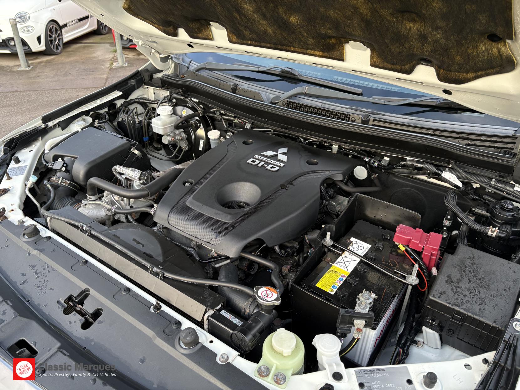 Mitsubishi L200 2.4 DI-D DC Barbarian Pickup Double Cab 4dr Diesel Manual 4WD Euro 6 (178 ps)