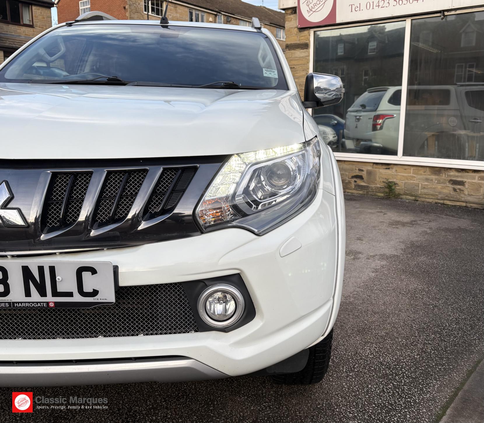 Mitsubishi L200 2.4 DI-D DC Barbarian Pickup Double Cab 4dr Diesel Manual 4WD Euro 6 (178 ps)