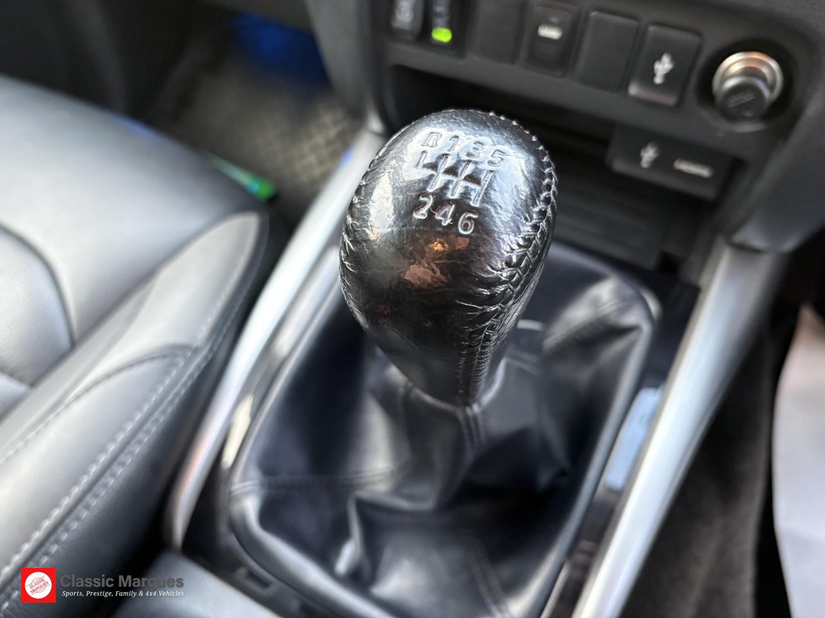 Mitsubishi L200 2.4 DI-D DC Barbarian Pickup Double Cab 4dr Diesel Manual 4WD Euro 6 (178 ps)