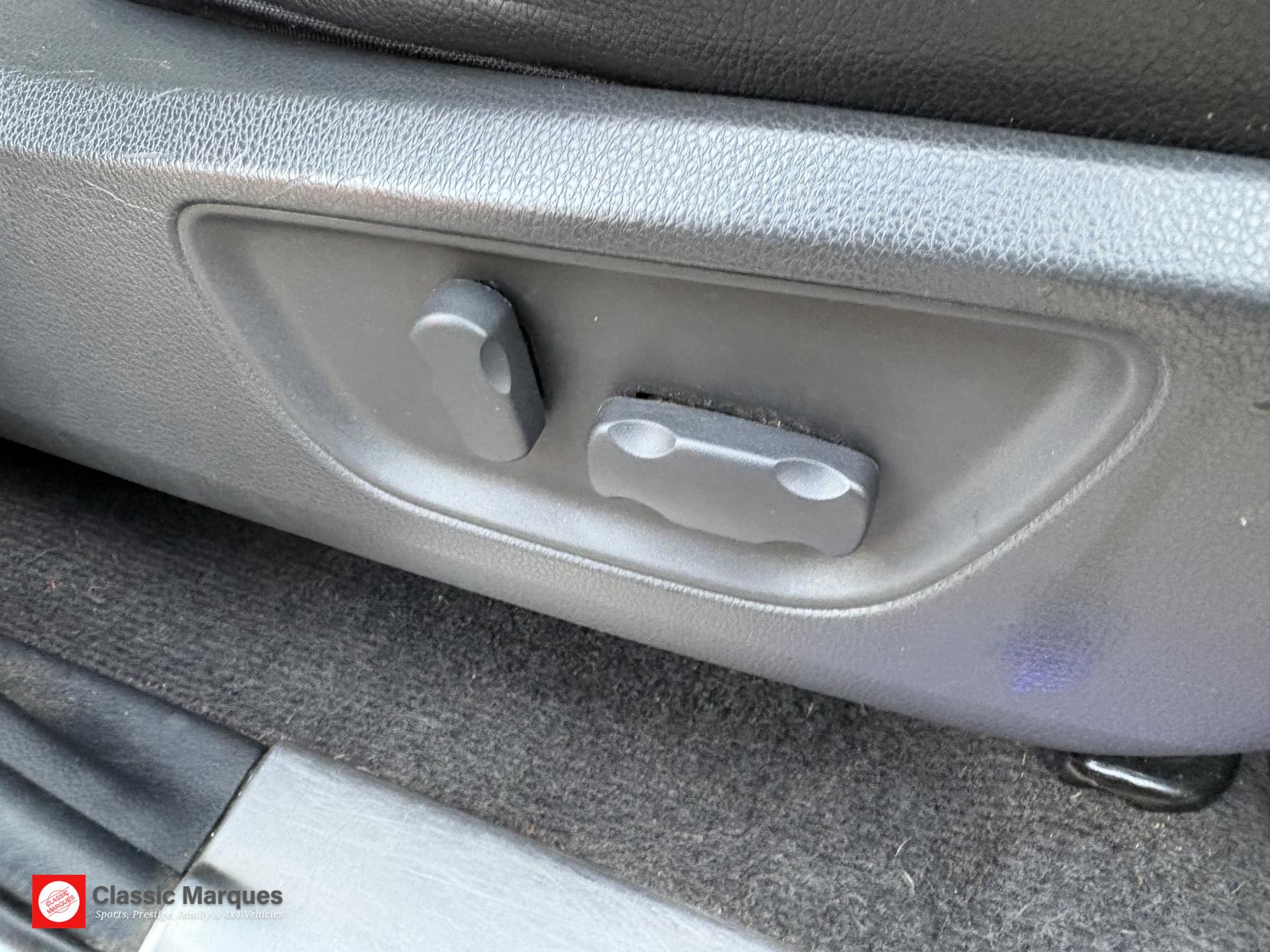 Mitsubishi L200 2.4 DI-D DC Barbarian Pickup Double Cab 4dr Diesel Manual 4WD Euro 6 (178 ps)