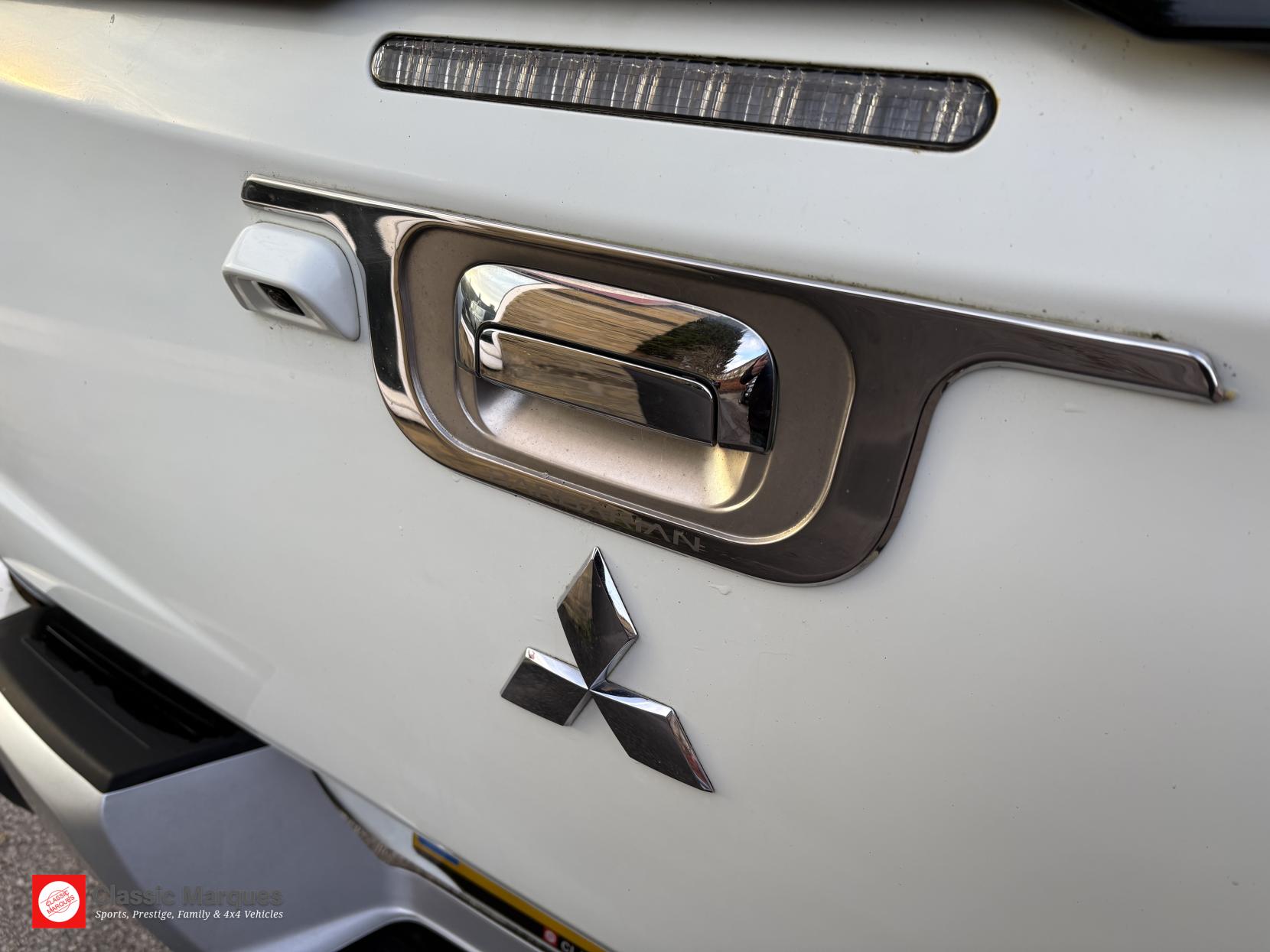 Mitsubishi L200 2.4 DI-D DC Barbarian Pickup Double Cab 4dr Diesel Manual 4WD Euro 6 (178 ps)