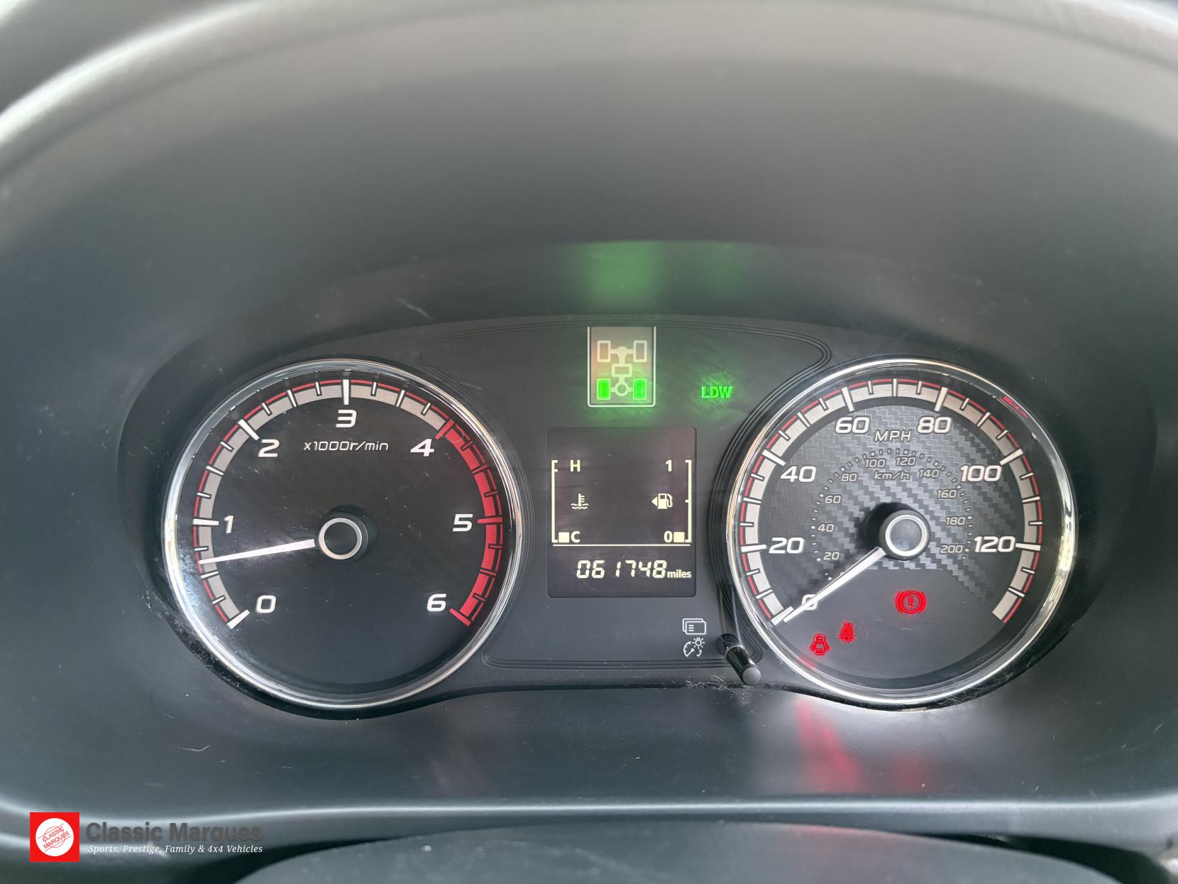 Mitsubishi L200 2.4 DI-D DC Barbarian Pickup Double Cab 4dr Diesel Manual 4WD Euro 6 (178 ps)