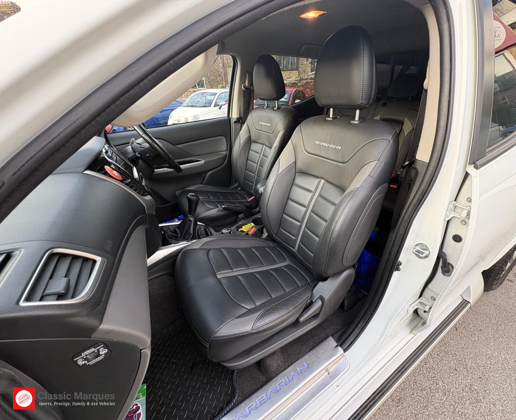 Mitsubishi L200 2.4 DI-D DC Barbarian Pickup Double Cab 4dr Diesel Manual 4WD Euro 6 (178 ps)